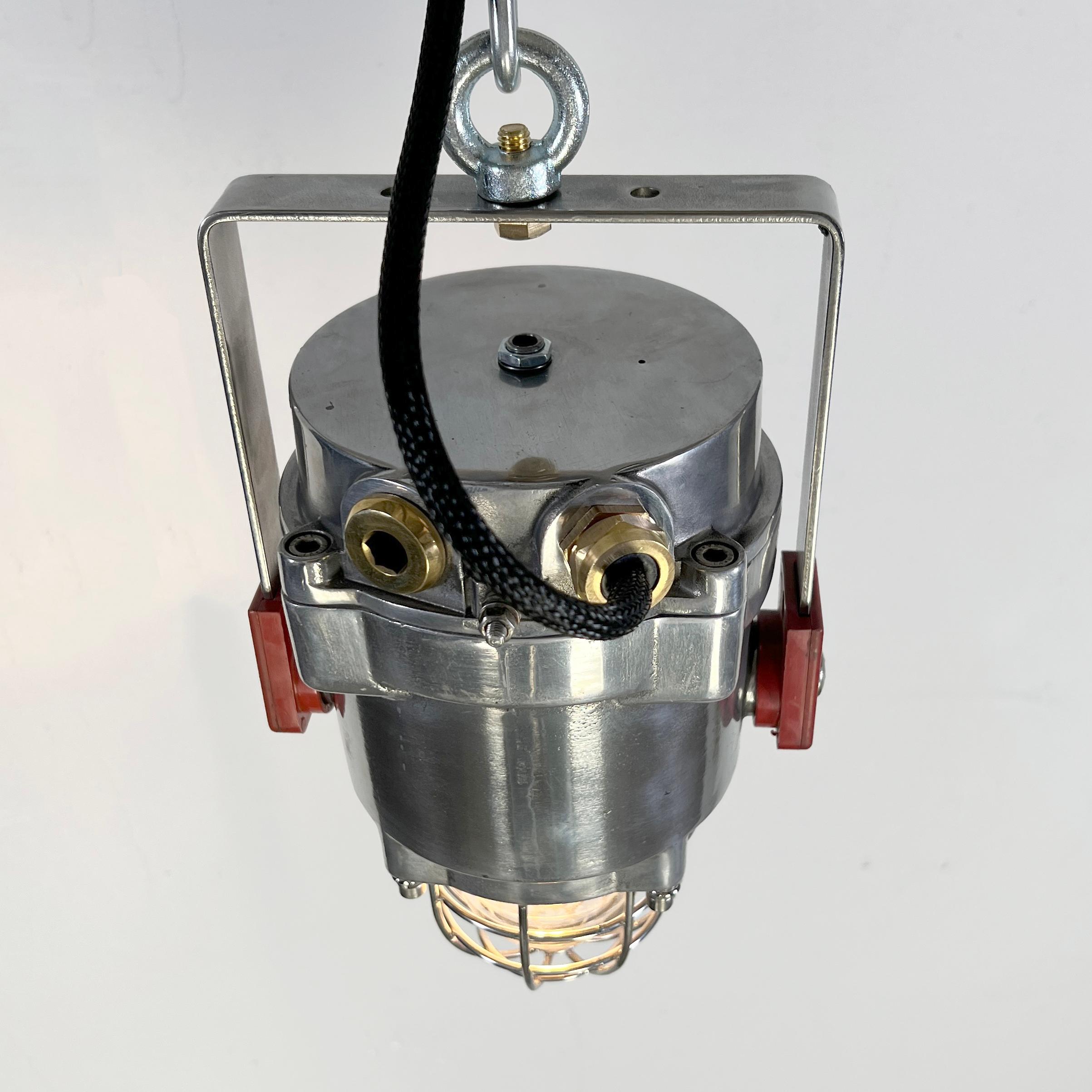 Moulage Lampe stroboscopique modifiée antidéflagrante avec cage, datant de la fin du siècle dernier, britannique en vente