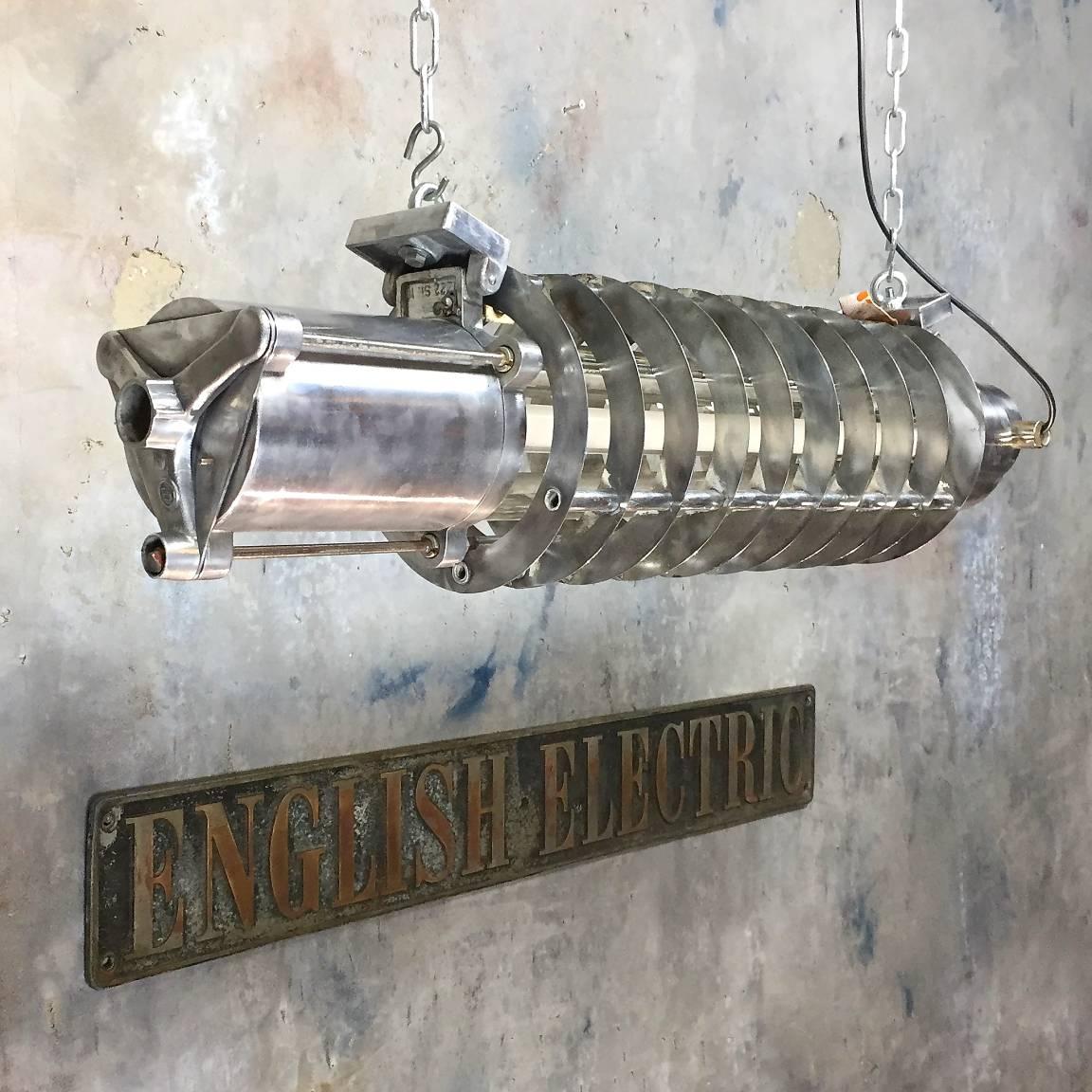 Moulage Lampe à rayure Isolator Flame Proof en aluminium de la fin du siècle, cage, tube de verre, LED en vente
