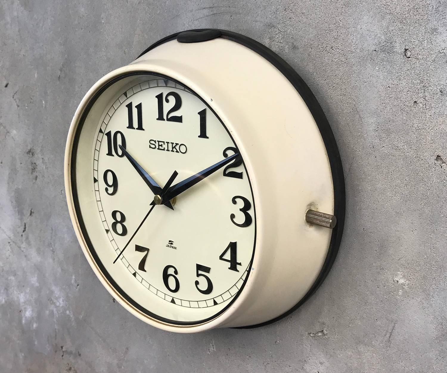 Seiko supertanker slave clock. 

A reclaimed and restored marine slave clock.

These clock were used in great number on large sea going vessels built during the 1970's and housed a movement that would be controlled by a master clock.

We have