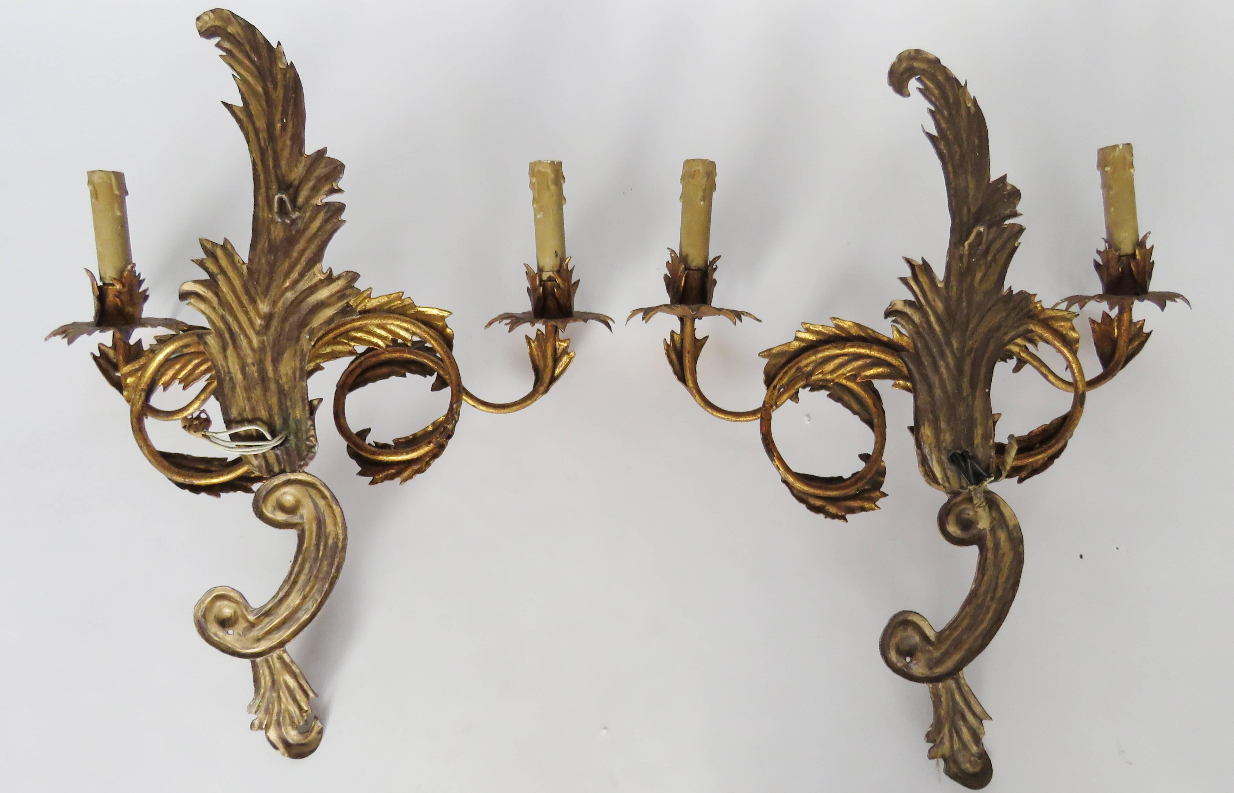 19th Century Pair of Gilt Tole Sconces im Angebot 3