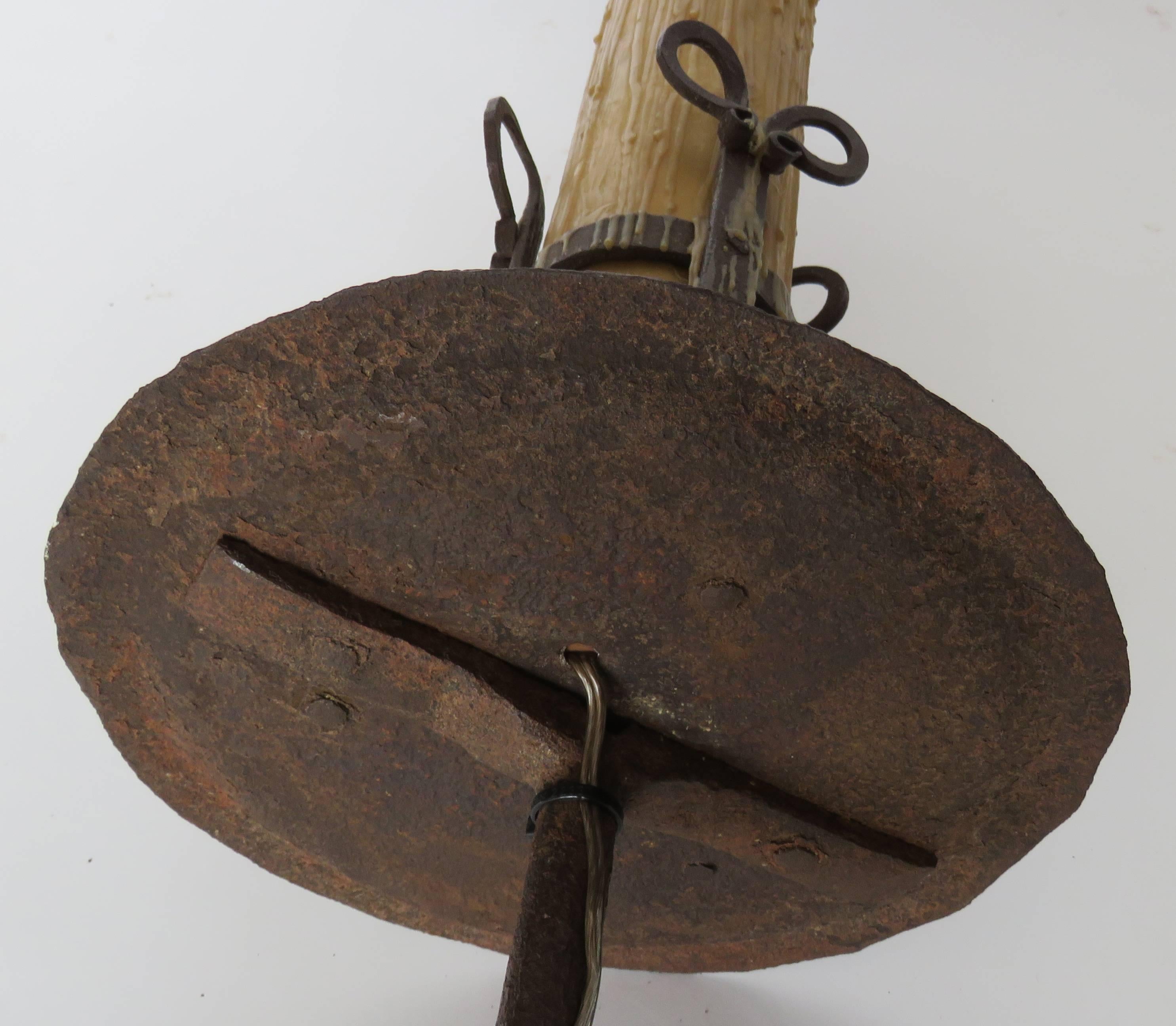 18th Century Brought Iron Floor Lamp In Excellent Condition For Sale In Alella, ES