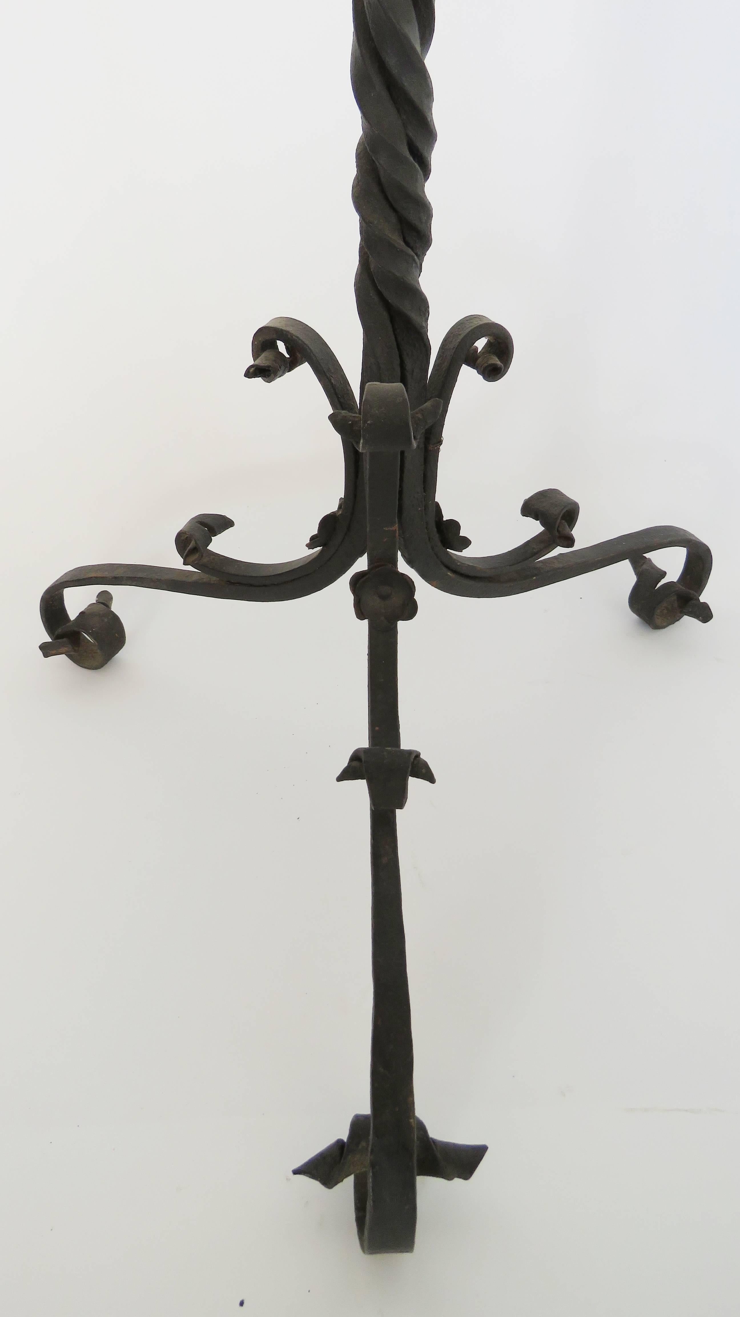 Hand-Crafted 19th Century Pair of Renaissance Style Floor Iron Lamps For Sale