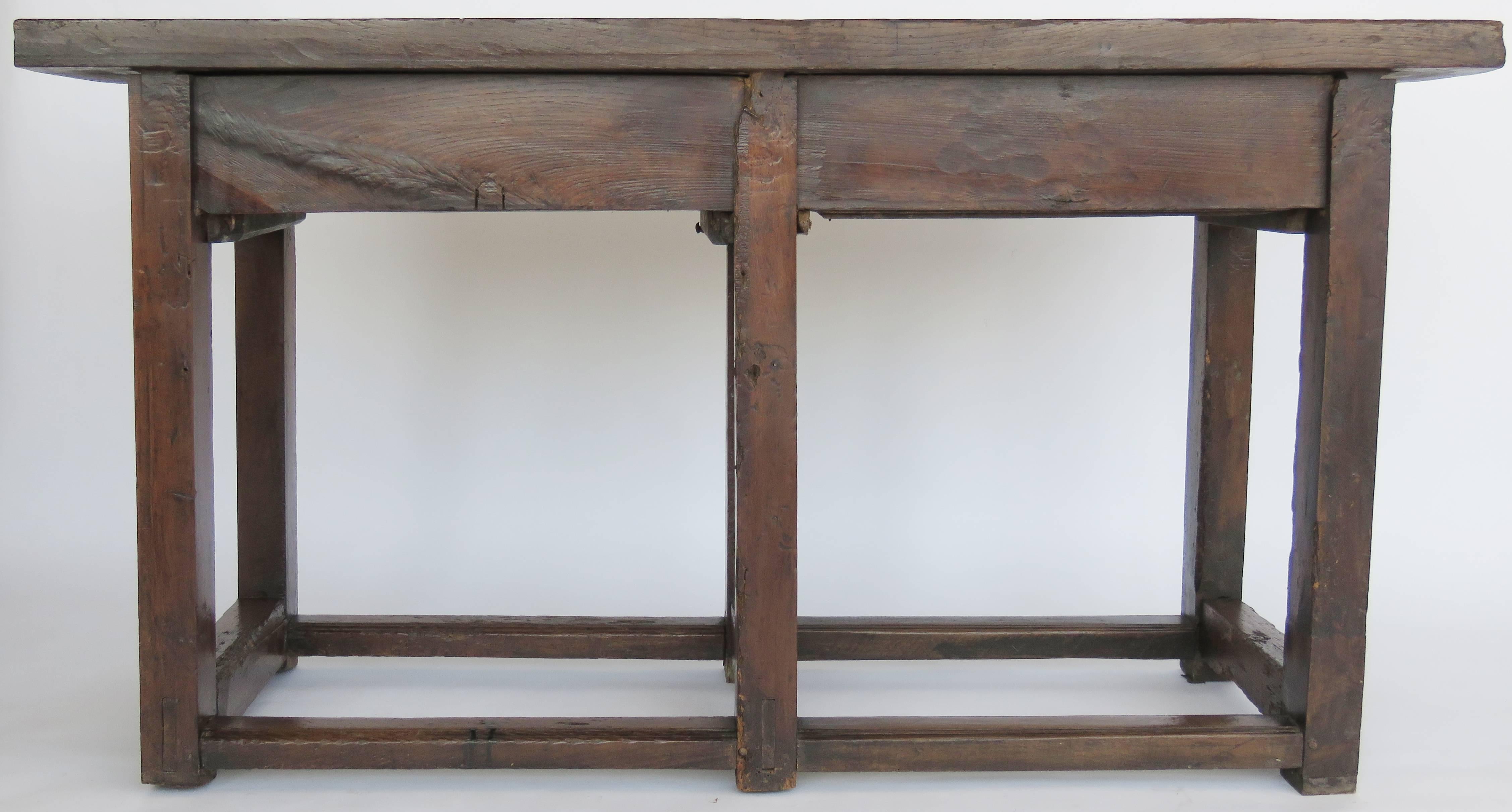 17th Century Walnut Console Table For Sale 2