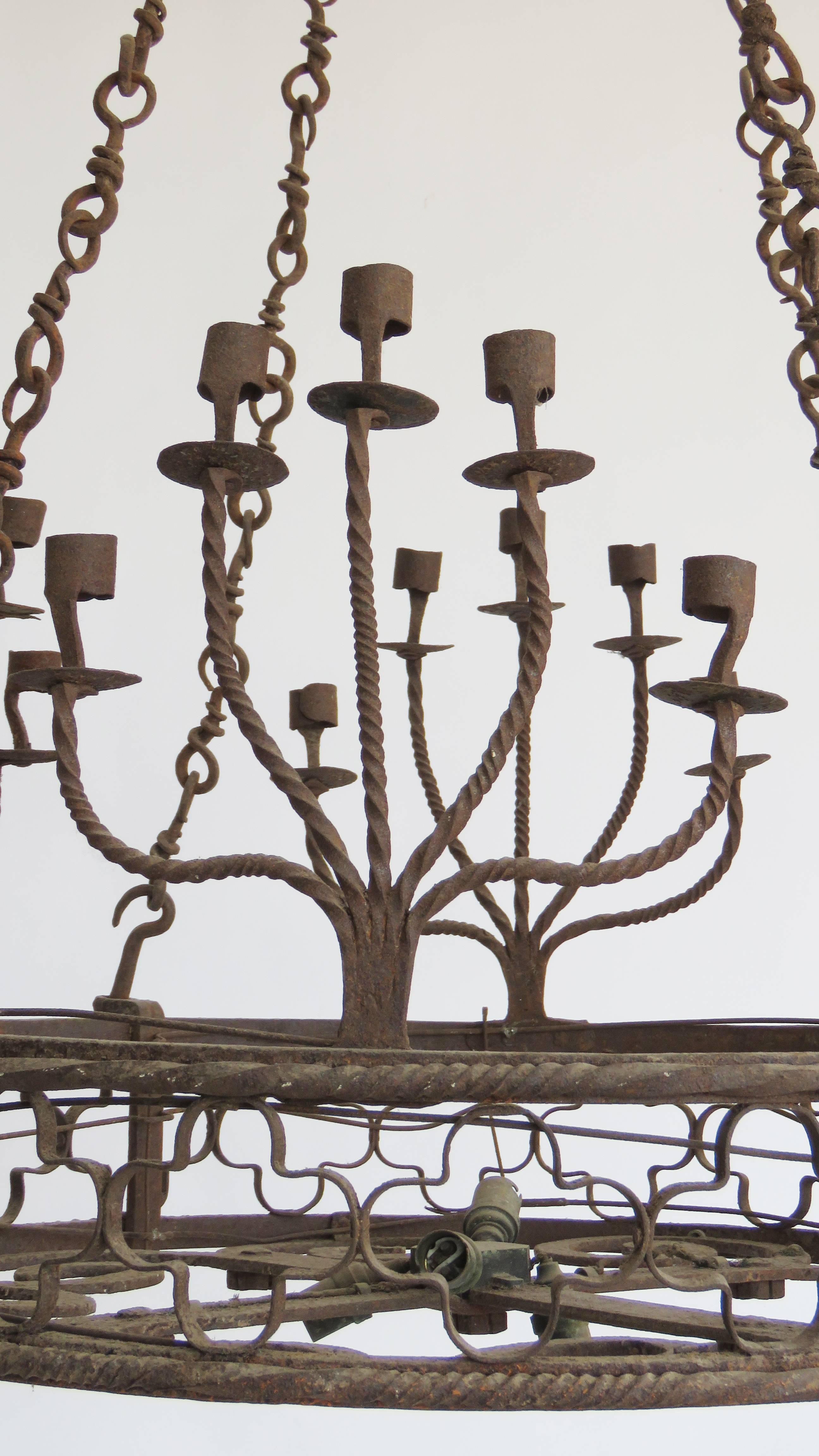 Early 19th Century, Italian Iron Chandelier with Candleholders In Good Condition For Sale In Alella, ES