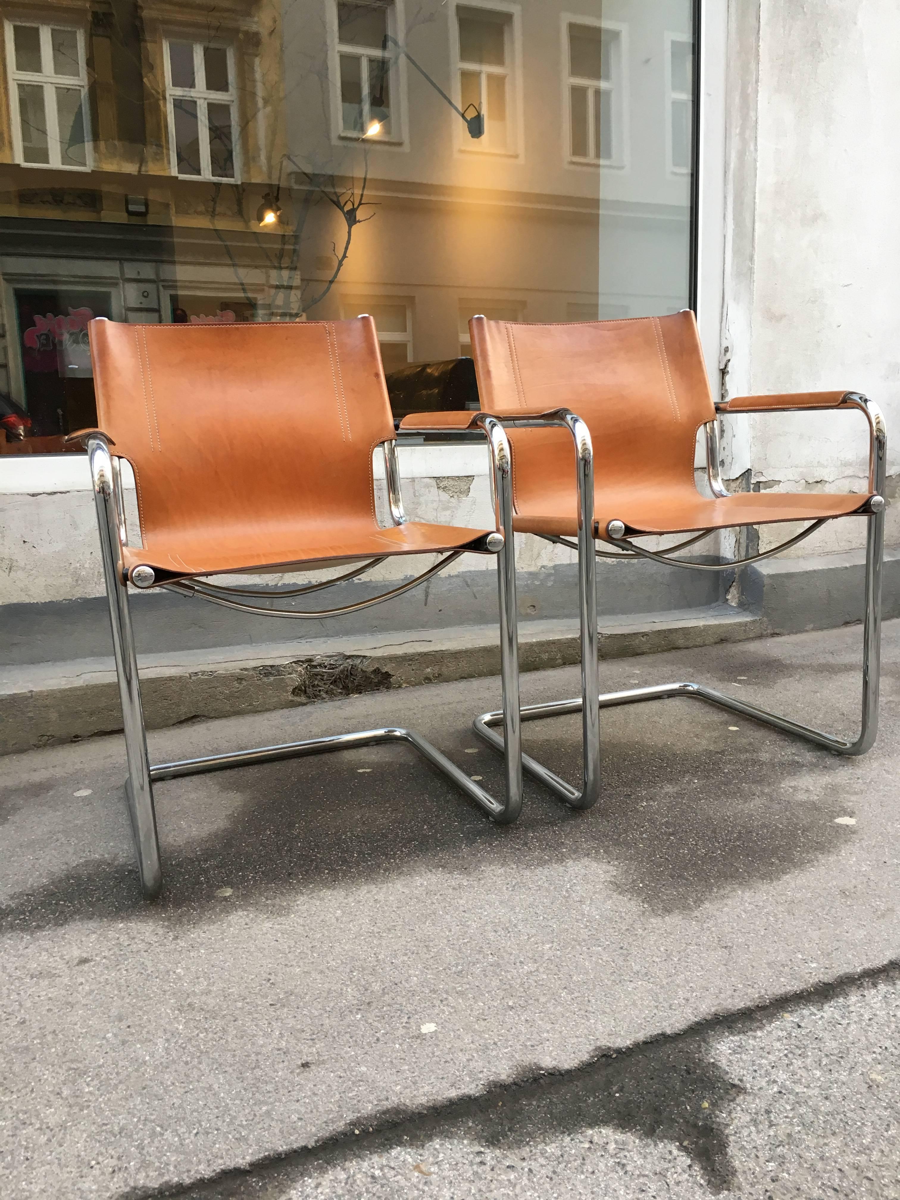 Fine Pair of Italian Leather Matteo Grassi Visitor Chairs In Good Condition For Sale In Wien, AT