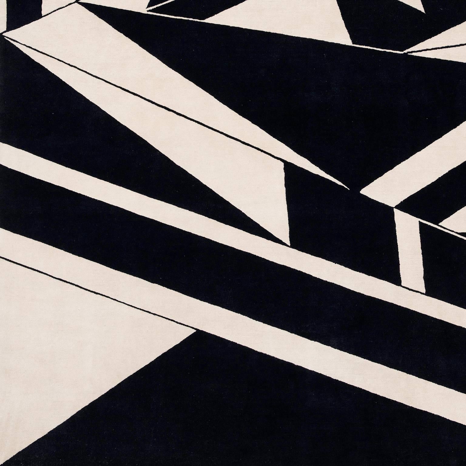 'Deco Black and White', Hand-Knotted Tibetan Modern Geometric Rug Wool & Silk In New Condition For Sale In London, GB