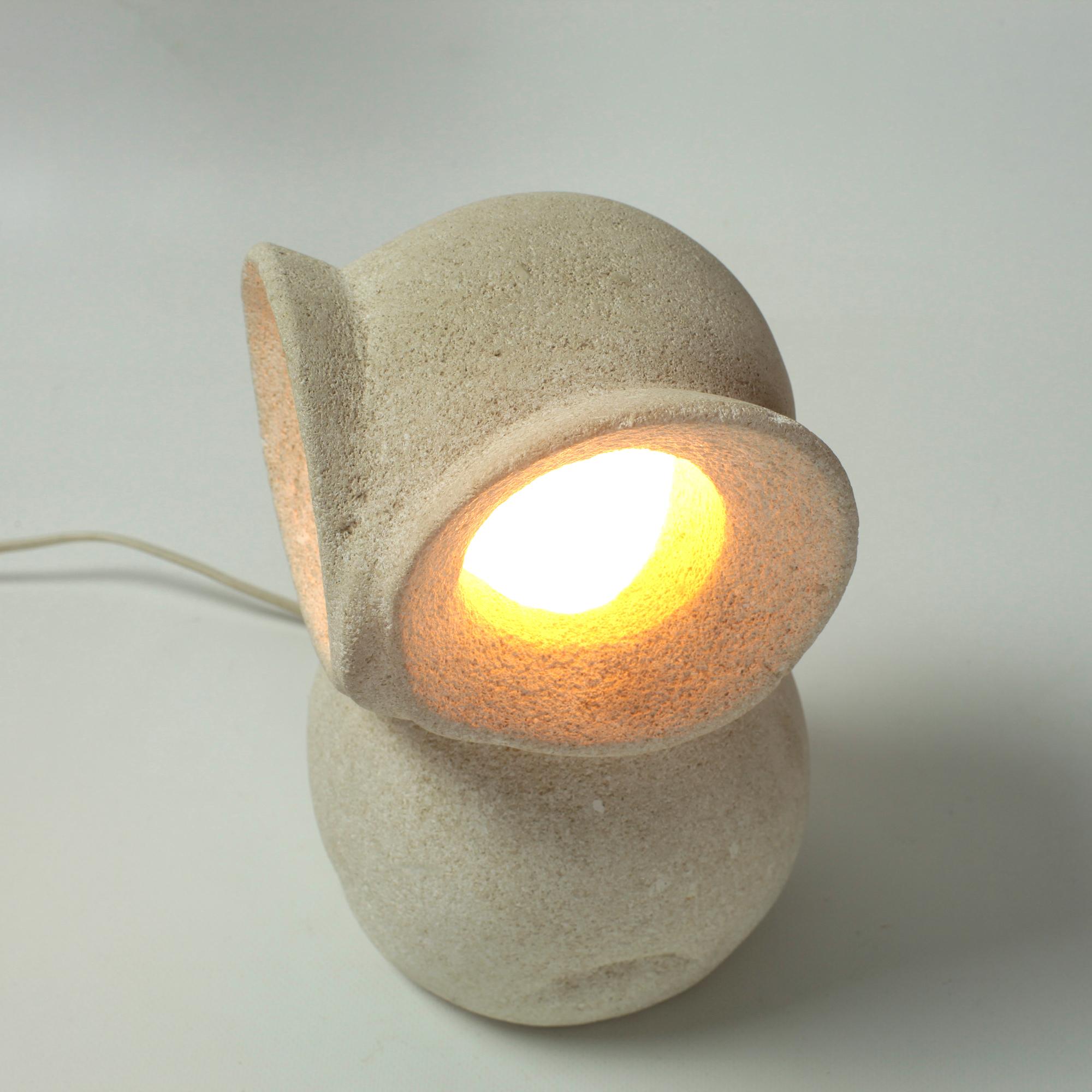 Geschnitzte Kalkstein Eule Lampe Frankreich 1970er im Angebot 9