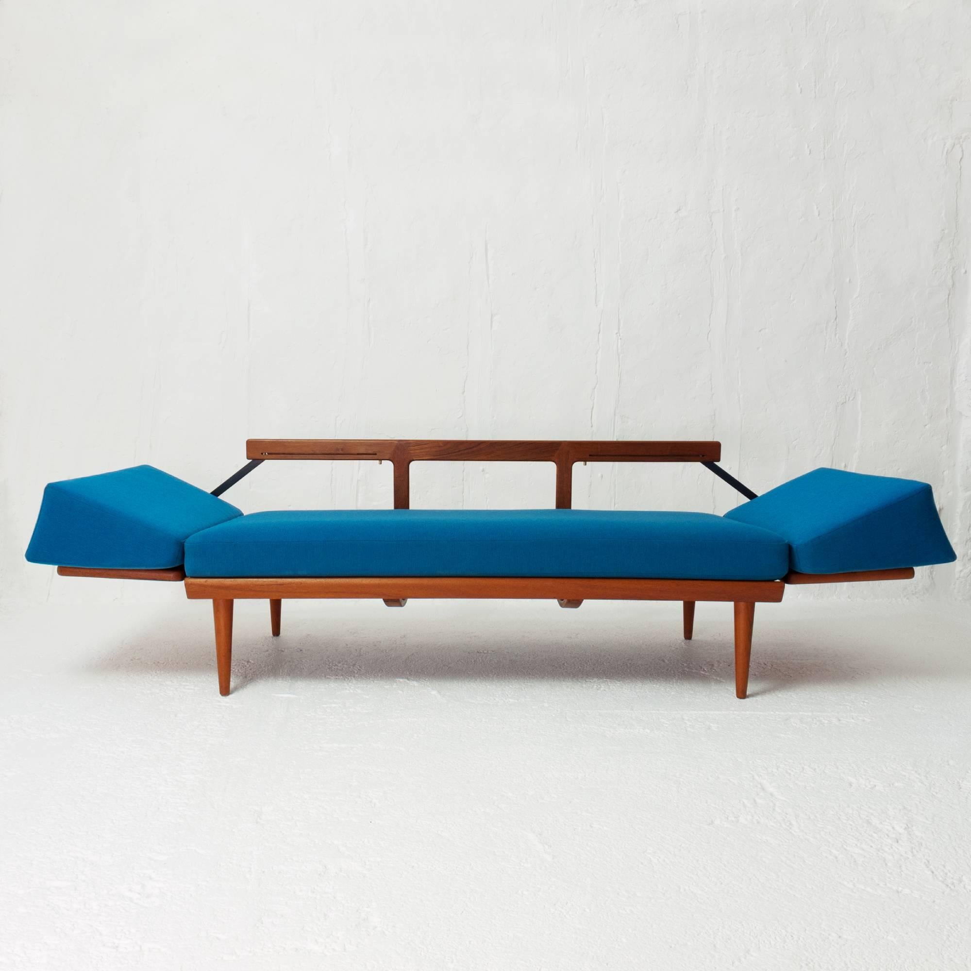 peter hvidt sofa