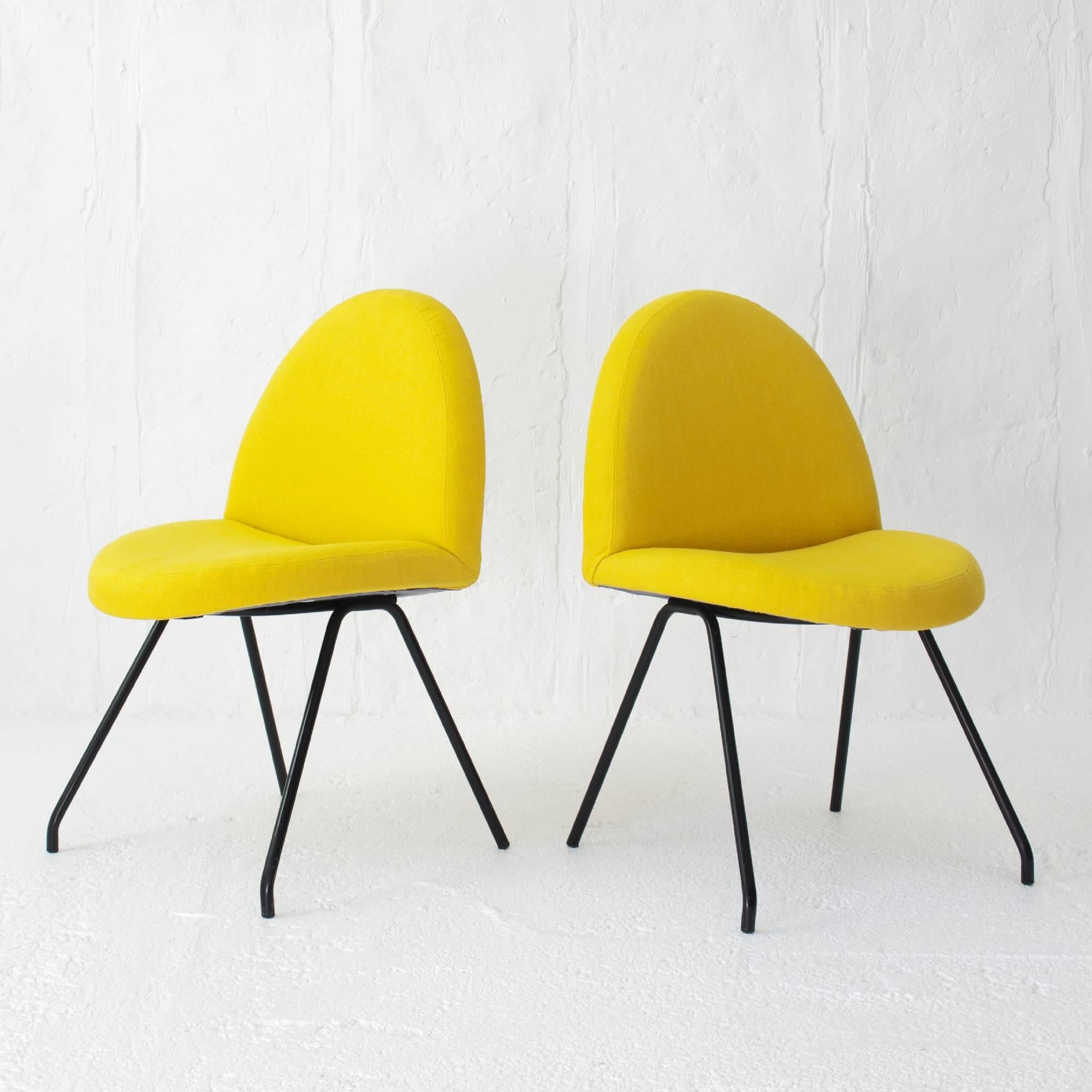 Joseph-André Motte Pair of Chairs 771 for Steiner In Good Condition In Saint  Ouen, FR