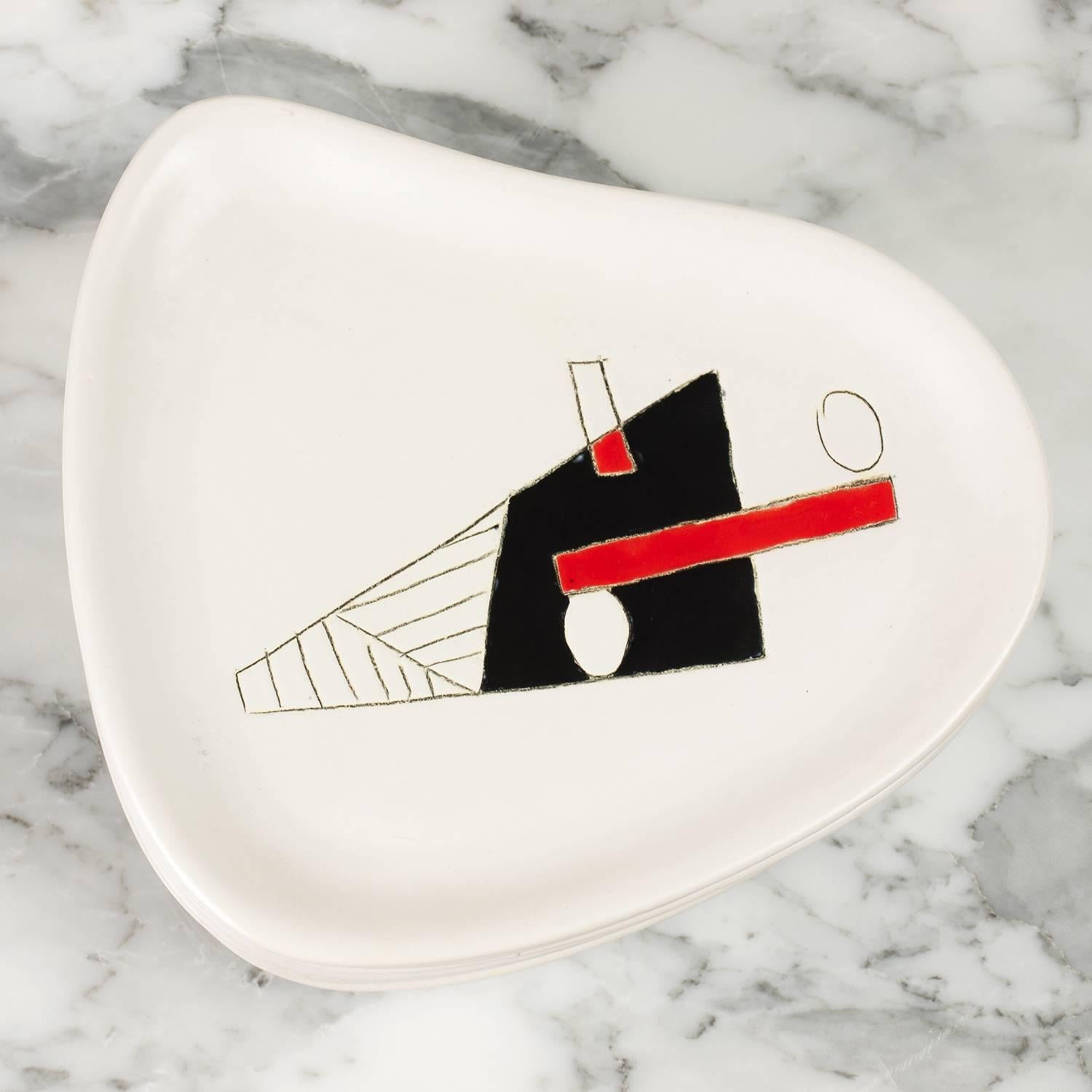 Set of six ceramic plates by Denise and Peter Orlando.
Free form, abstract and geometric decoration. It reminds us of Miro or Calder
This set come from the Maeght Gallery Paris in 1956.
In our frontstore we have also 6 bowls and 6 little plates