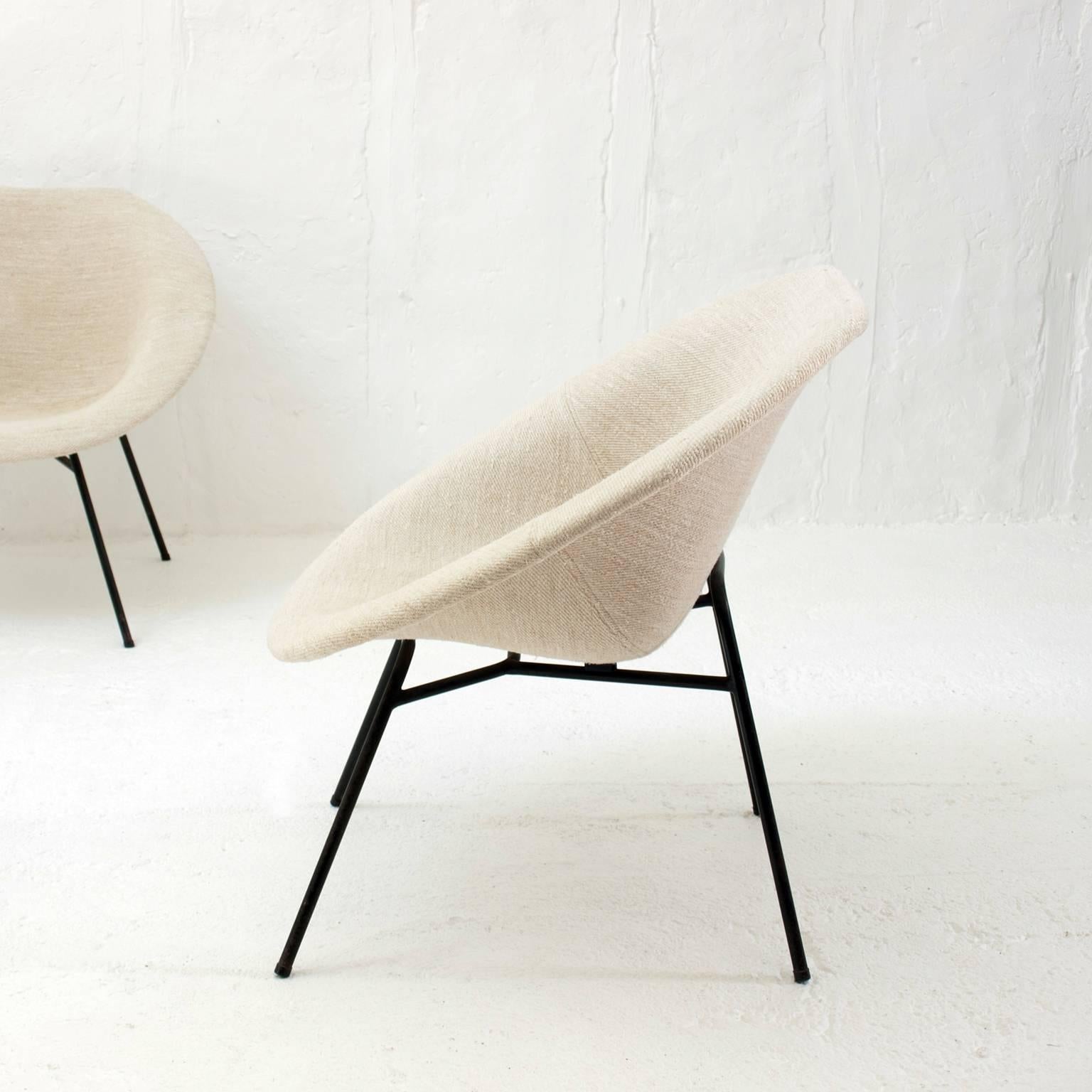 Métal Paire de fauteuils français par Claude Vassal pour Les Magasins Pilotes:: fin des années 1950