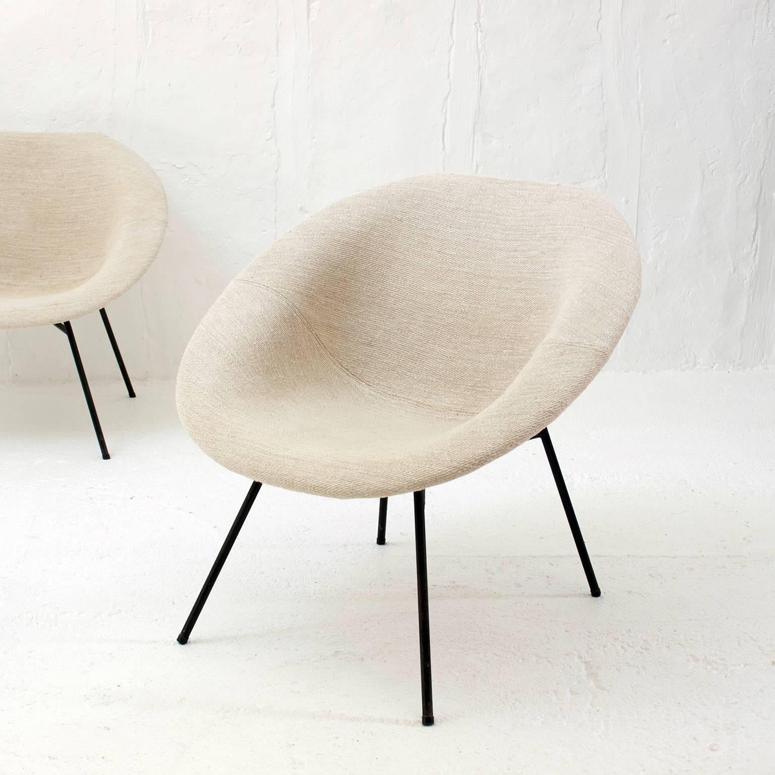 Milieu du XXe siècle Paire de fauteuils français par Claude Vassal pour Les Magasins Pilotes:: fin des années 1950
