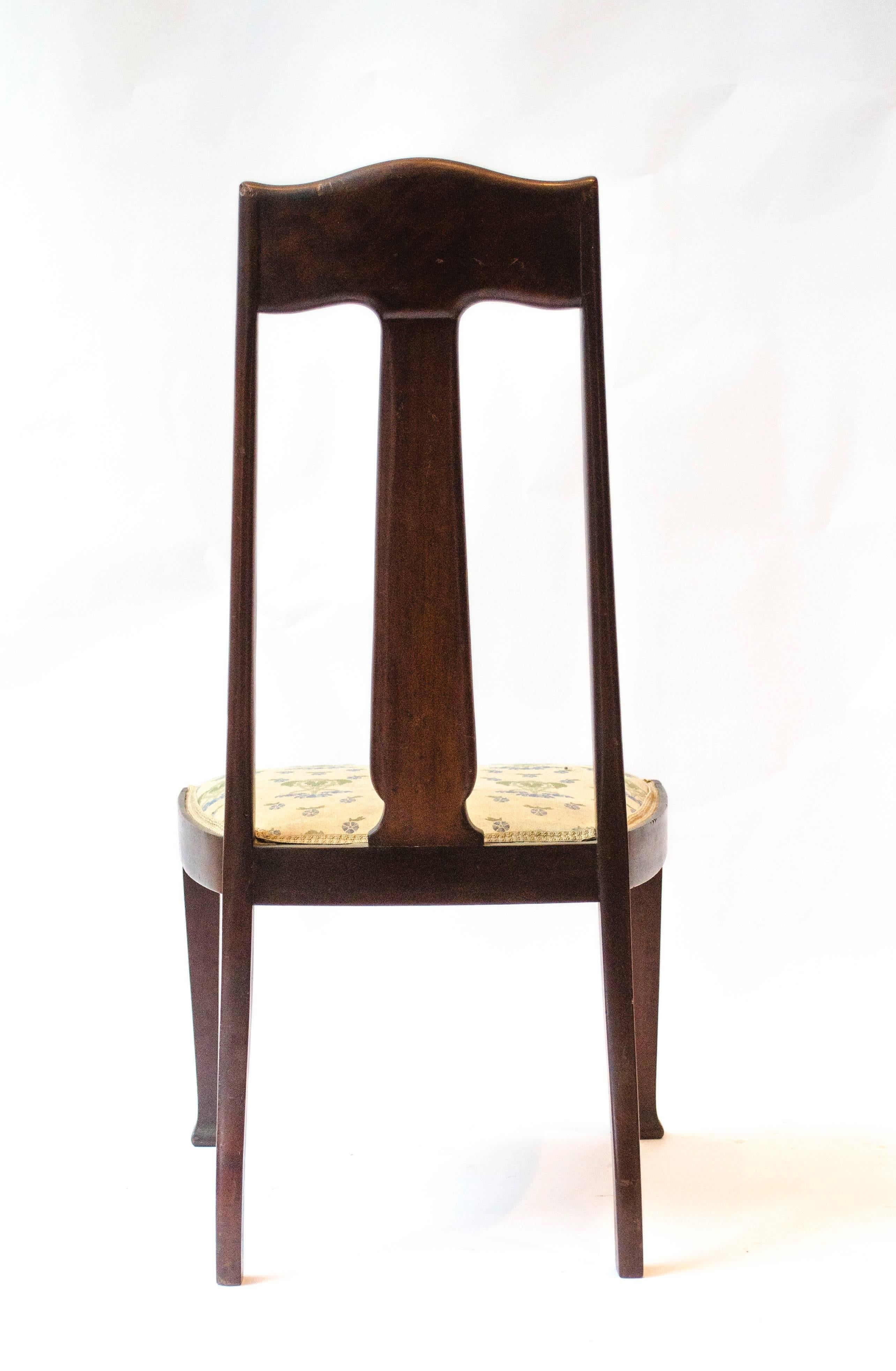 Jas Shoolbred. Arts and Crafts-Stuhl aus Mahagoni und Palisanderholz mit stilisierter Blumenintarsien (Englisch) im Angebot