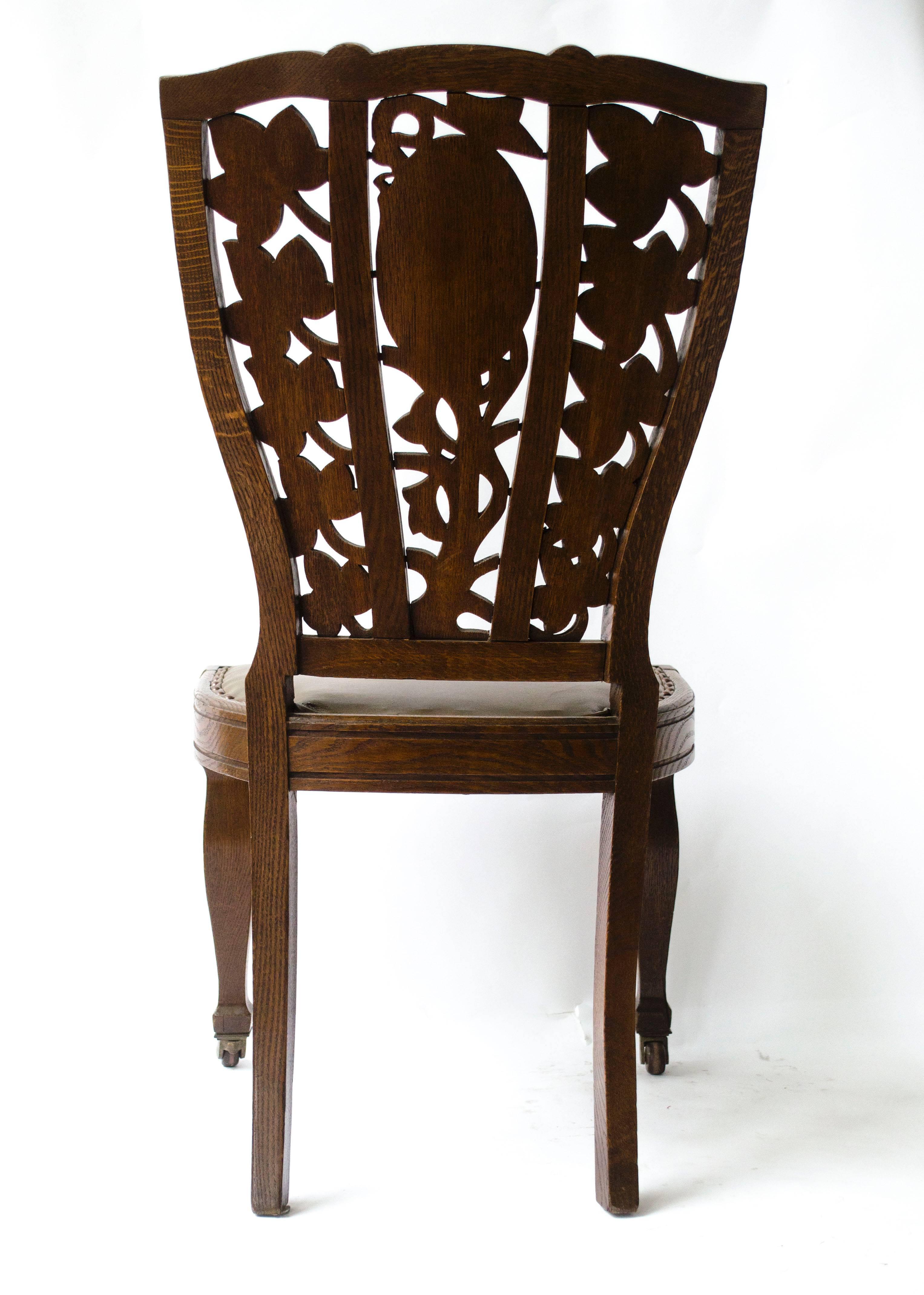 Anglais Arthur Heygate Mackmurdo pour la Guilde du siècle. Une importante chaise Art nouveau en vente