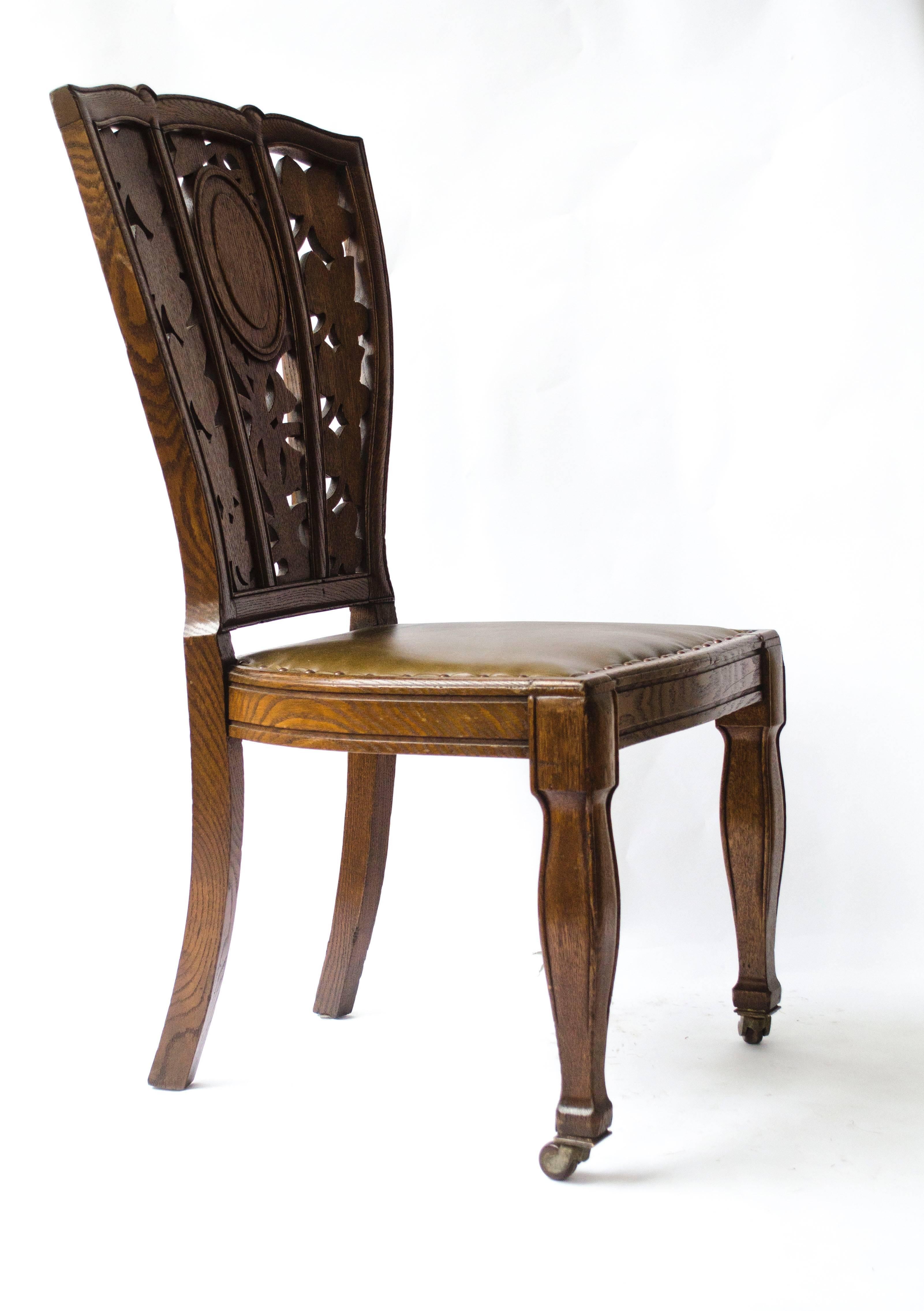 Arthur Heygate Mackmurdo (1851-1942), a highly important oak chair, with an Art Nouveau floral back.
Mackmurdo's influence in Europe is recognized as having produced the earliest examples of Art Nouveau, particularly in the styling of a chair-back
