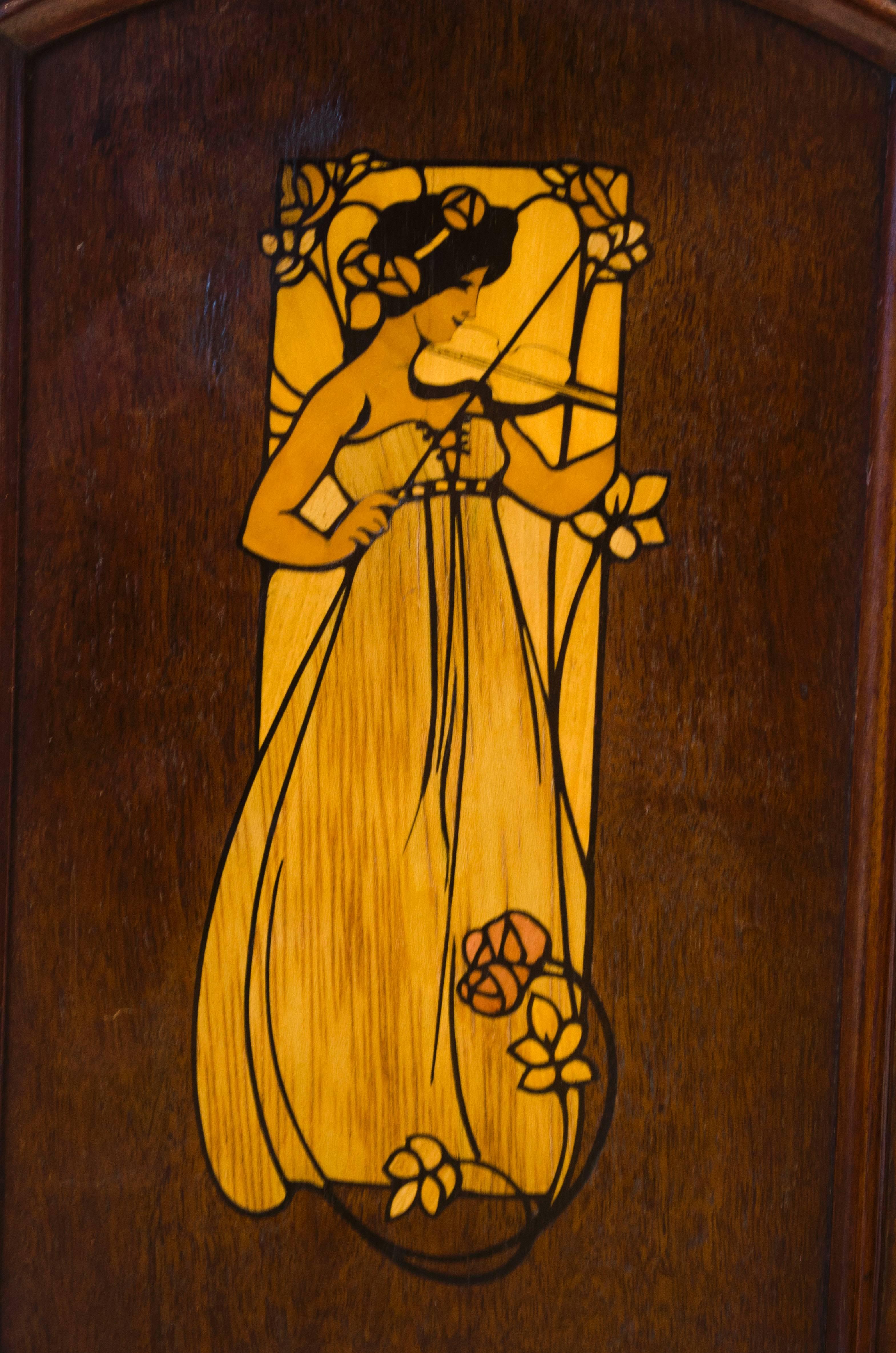 W J Neatby Attri, English Art Nouveau Music Cabinet with Musicians to the Doors In Good Condition For Sale In London, GB