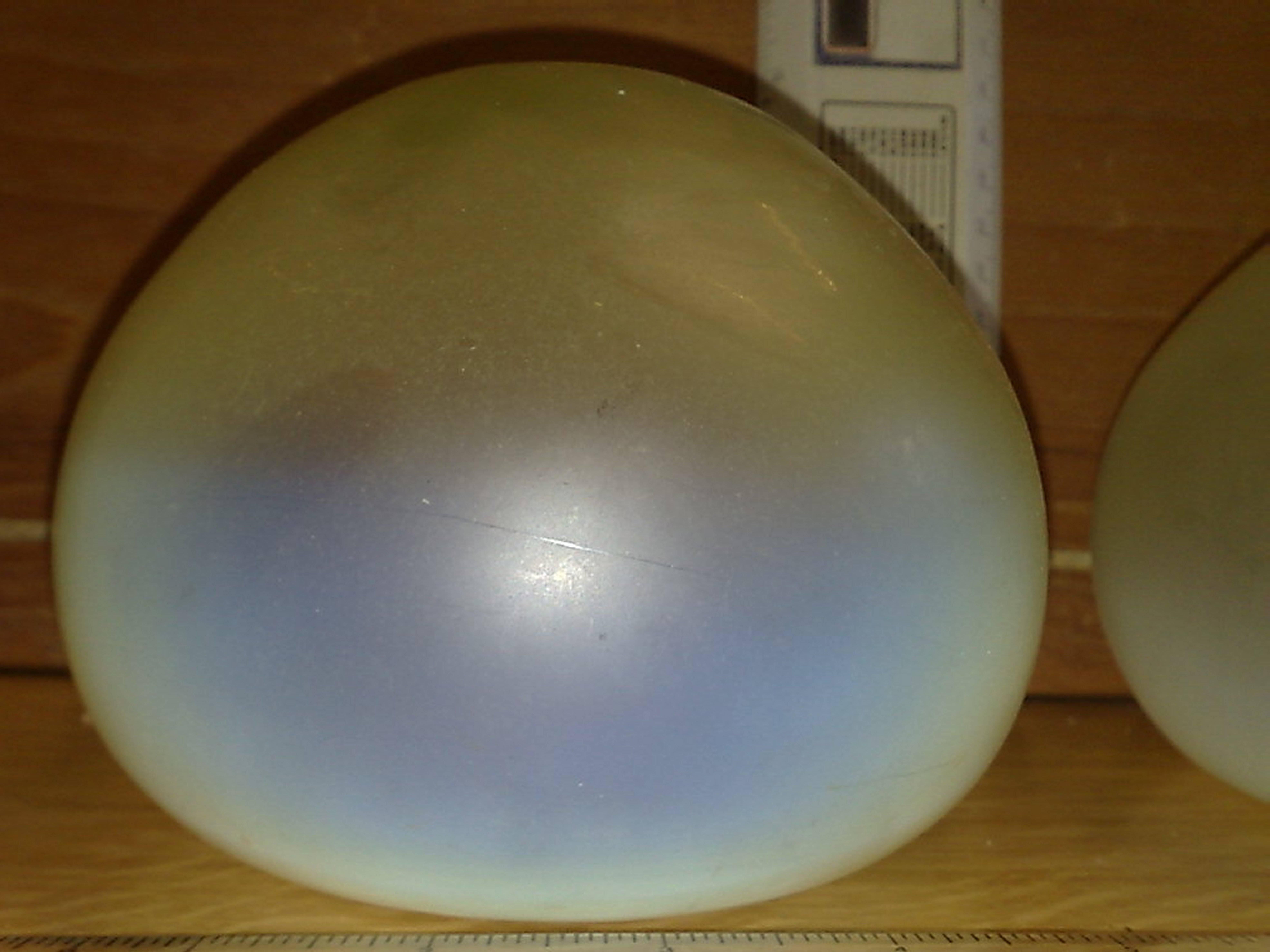 Paar Arts and Crafts Vaseline/Uranium-Glas-Kuppelschirme in Form einer Kuppel (Englisch) im Angebot