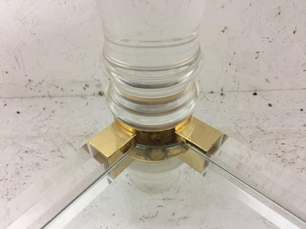 A French Modernist Square Lucite & Brass Two-Tier Side Table on Curvaceous Legs For Sale 1