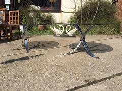 Knut Hester Attri, Una coppia di tavolini da caffè cromati in stile heavy gage modernista degli anni '70