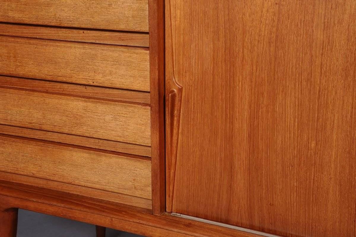 Rare Model 18 Teak Sideboard Having Four Drawers and Two Sliding Doors In Good Condition In London, GB