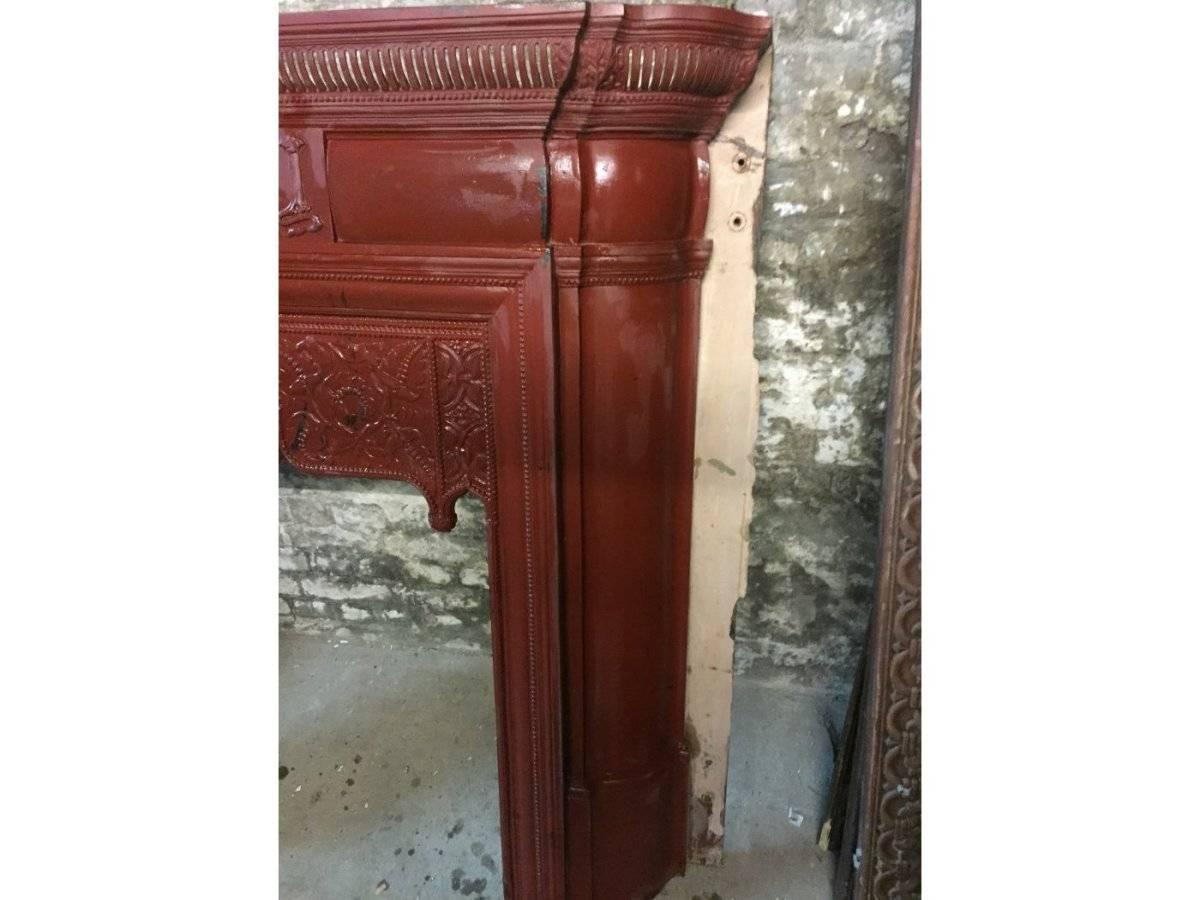 Rare Thomas Elsley Fireplace with Stylized Floral Details to the Centre In Good Condition For Sale In London, GB