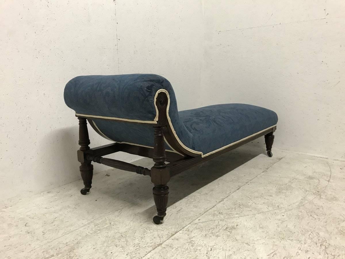 Good Quality Aesthetic Movement Mahogany Chaise Lounge Attributed to Morris & Co In Good Condition In London, GB