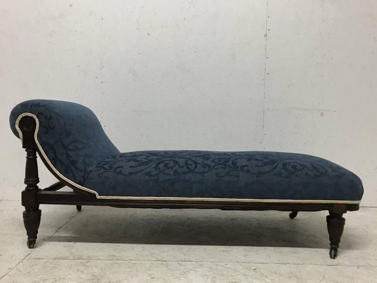 English Good Quality Aesthetic Movement Mahogany Chaise Lounge Attributed to Morris & Co