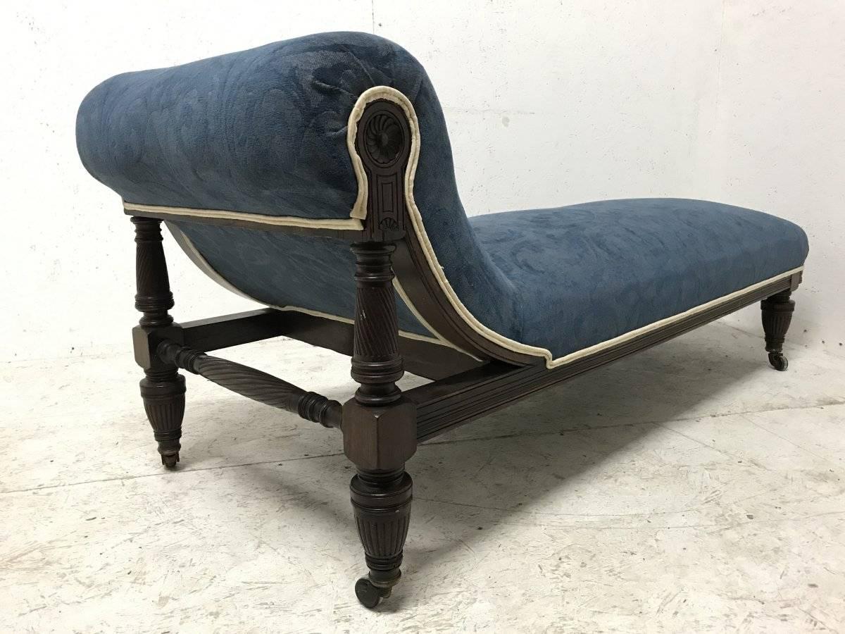 Late 19th Century Good Quality Aesthetic Movement Mahogany Chaise Lounge Attributed to Morris & Co