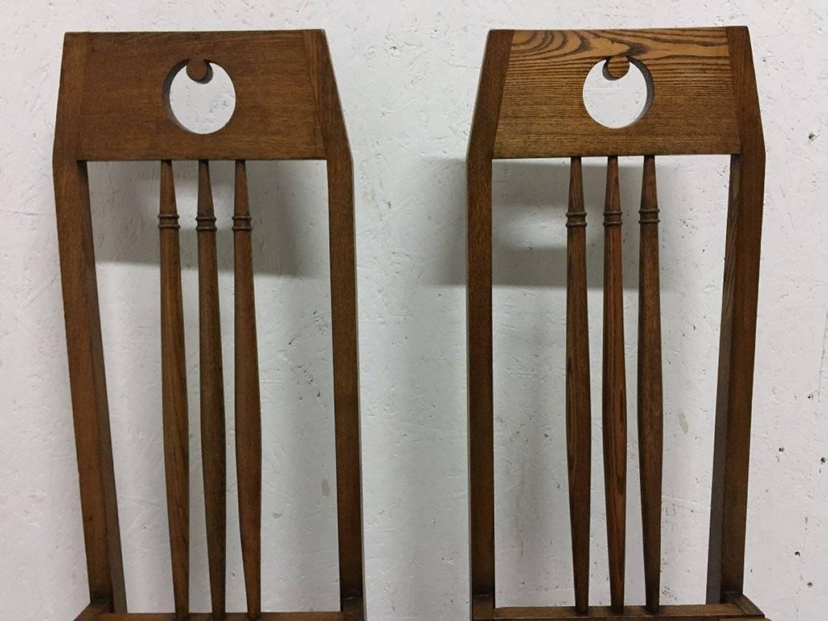 Britannique Shapland and Petter, paire de chaises d'appoint en frêne dans le style de M H Baillie Scott en vente
