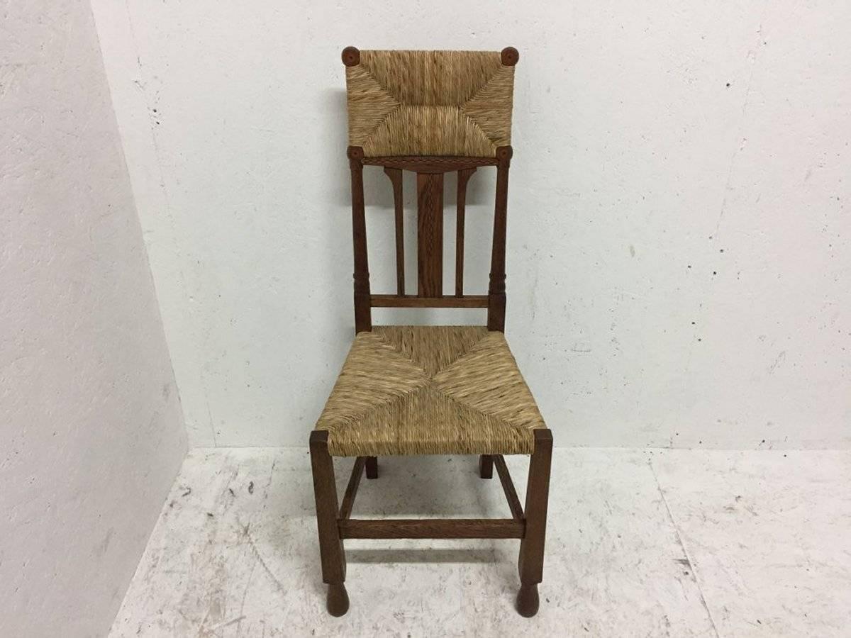 Arts and Crafts-Sessel mit Intarsien und Binsensitz und Rückenlehne im Stil von George Walton (Handgefertigt) im Angebot