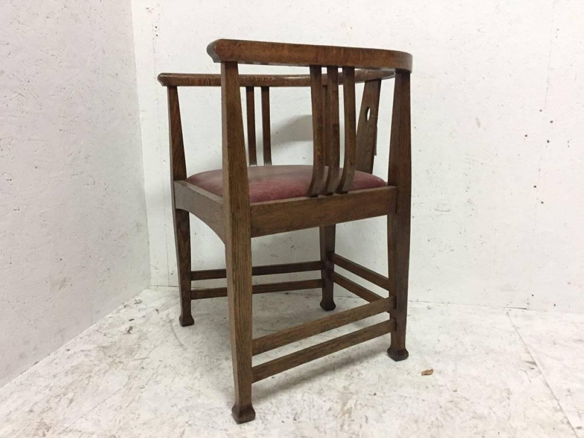 Arts and Crafts E.A Taylor Attributed, a Good Stylish Arts & Crafts Oak Tub Chair (chaise à cuve en chêne) en vente
