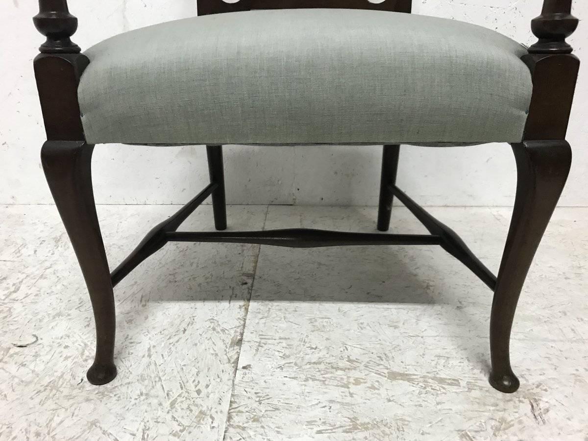 Liberty & Co. Arts and Crafts-Mahagoni-Sessel mit Rückenlehne im Art nouveau-Stil  im Angebot 2