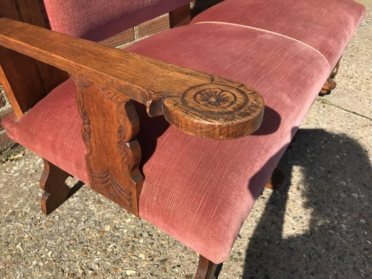 Unknown Arts & Crafts Style Settee with Clover Leaf Carvings and Pegged Construction
