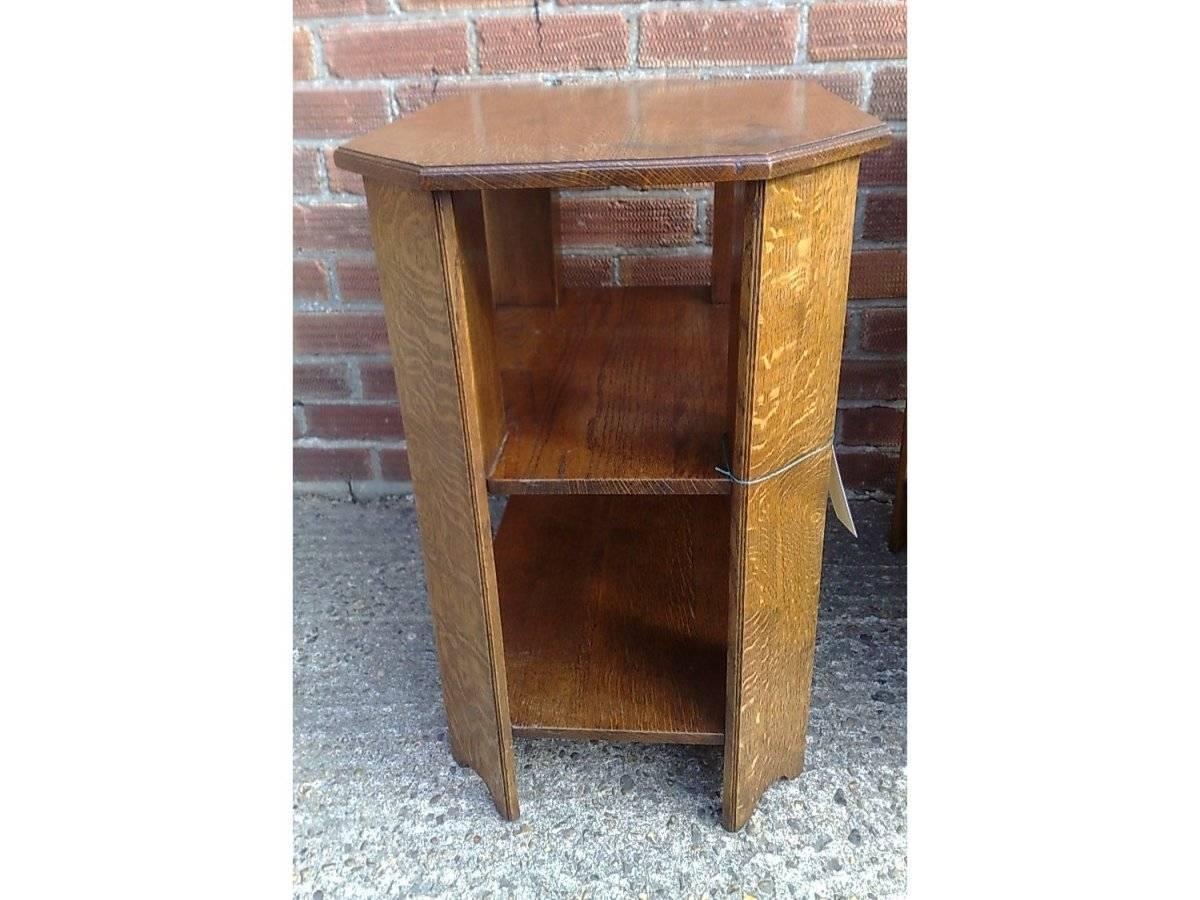 Heals. Pair of Arts & Crafts Oak End Tables with Three Tiers and Canted Corners In Good Condition In London, GB
