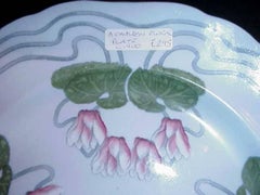 Piatto Art Nouveau con decorazione floreale stilizzata dipinta a mano di Cauldon