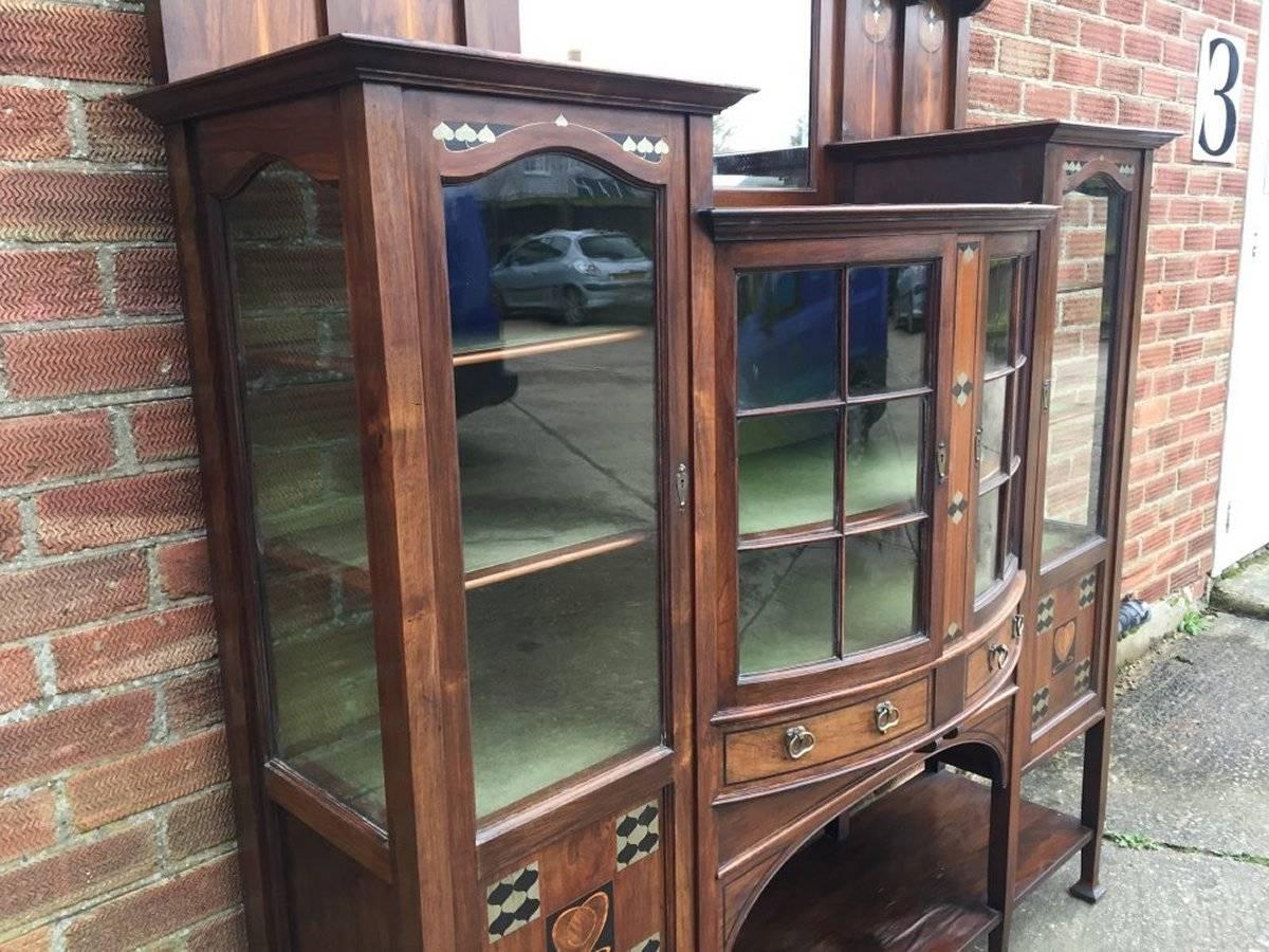 Waring and Gillows, an Exceptional, Bow Fronted Inlaid Display Cabinet In Good Condition For Sale In London, GB