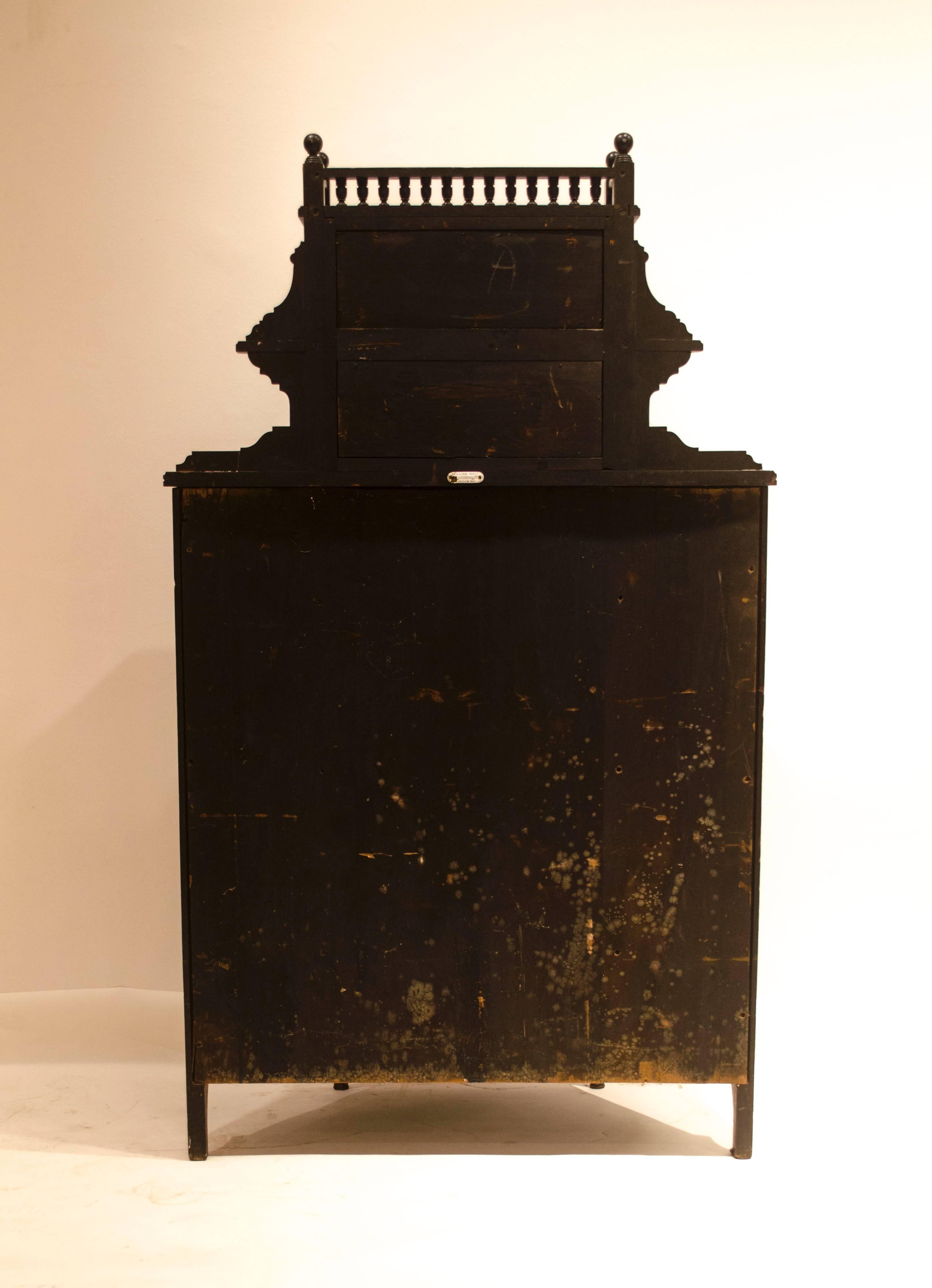 Noyer Important meuble de rangement anglo-japonais en bois d'ébène de William Watt, E W Godwin en vente