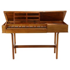 John Morley London. Ein Clavichord aus den 1960er Jahren, signiert John Morley Londini Fecit.
