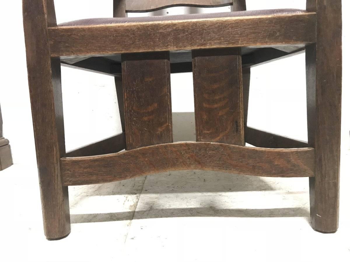 W R Lethaby. A Rare Arts & Crafts Sculptured Oak Armchair with Shaped Arms. In Good Condition For Sale In London, GB