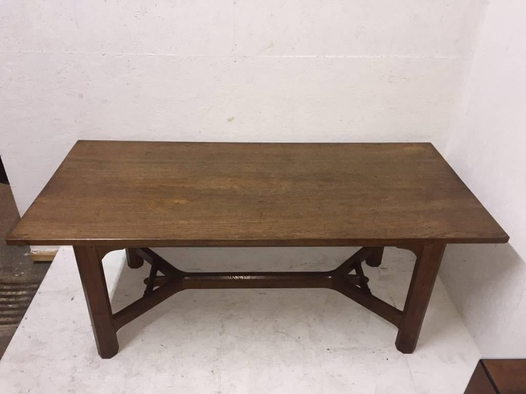 Gordon Russell. A fine quality Arts and Crafts 'Hay rake’ oak dining table. This one was made in 1929, design number X 133, made by C. Beadle retaining it's original Russell Workshops paper label underneath.  This timeless Cotswold school dining