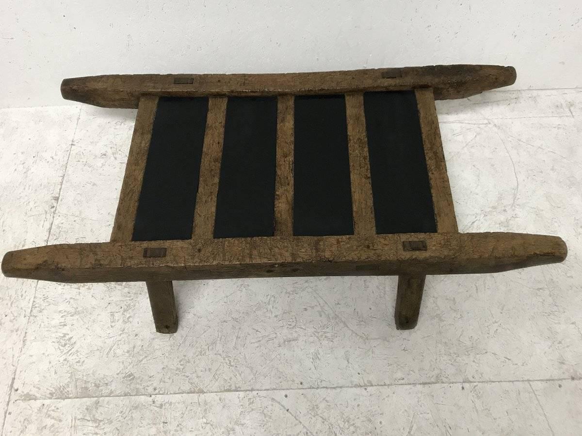 A wonderful cool and quirky 16th century oak hog carrier with heaps of history which has been cleverly converted into a coffee table using slate inset panels. This also belonged to Actress Jean Simmons, along with the rug and barley twist table