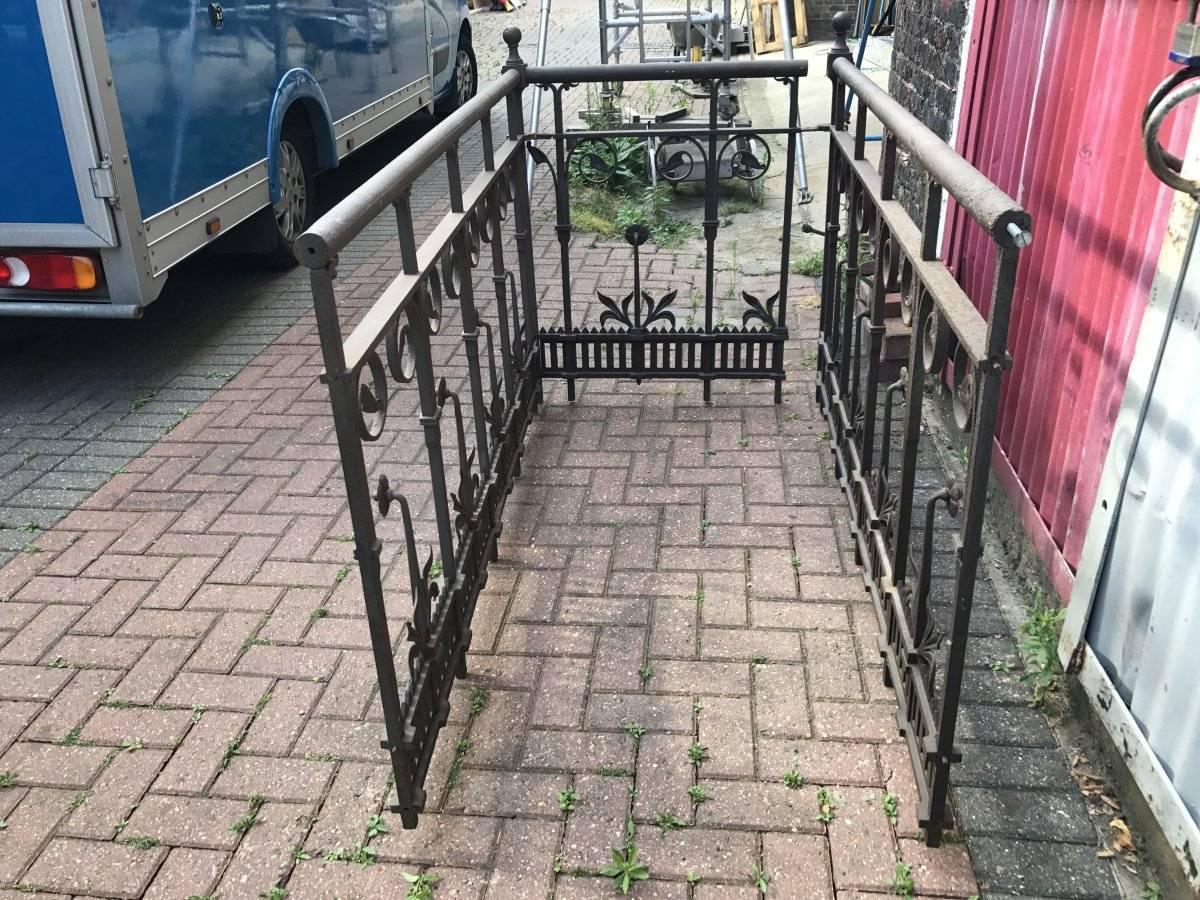 Cast Gothic or Aesthetic Iron Railings in the Style of Thomas Jeckyll with Sunflowers