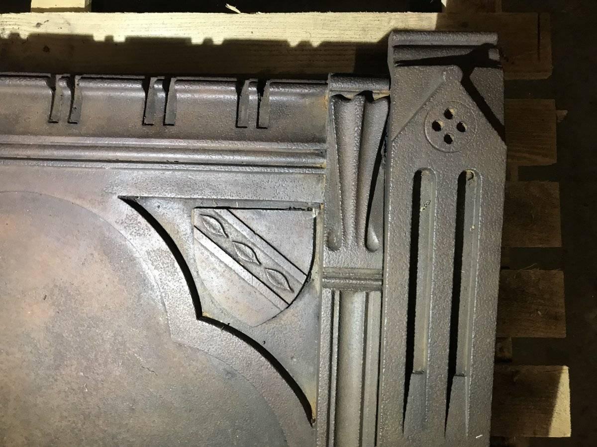 William Burges by Francis Skidmore, A Rare Gothic Revival Cast Iron Fire Insert In Good Condition For Sale In London, GB
