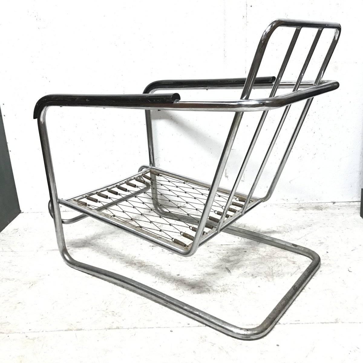 Machine-Made Thonet 1930s Cantilever Armchair in the Style of Erich Dieckmann, Gilbert Rhode For Sale