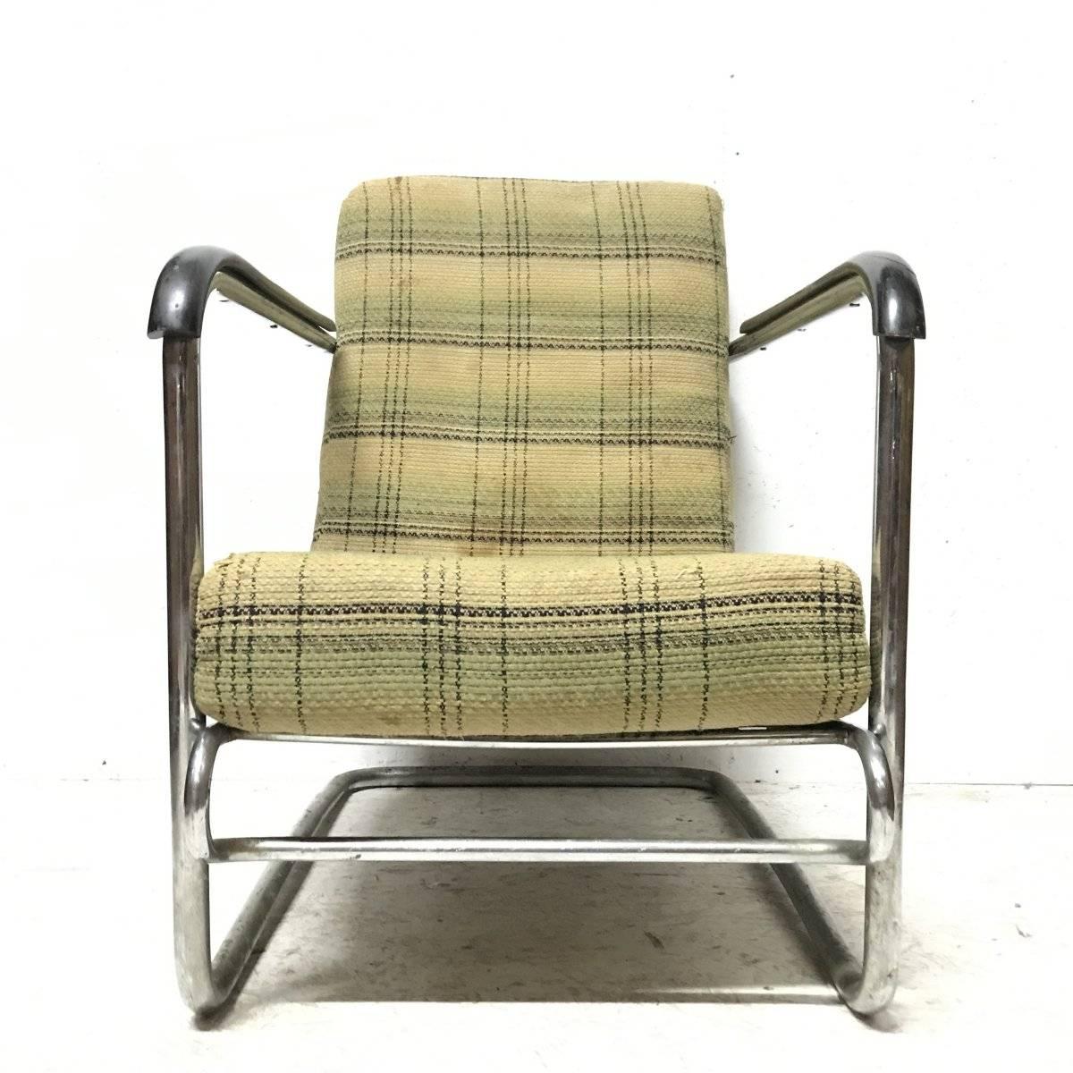 Attribué à Thonet, fauteuil cantilever en acier tubulaire du Bauhaus des années 1930 dans le style d'Erich Dieckmann ou de Gilbert Rhode. 