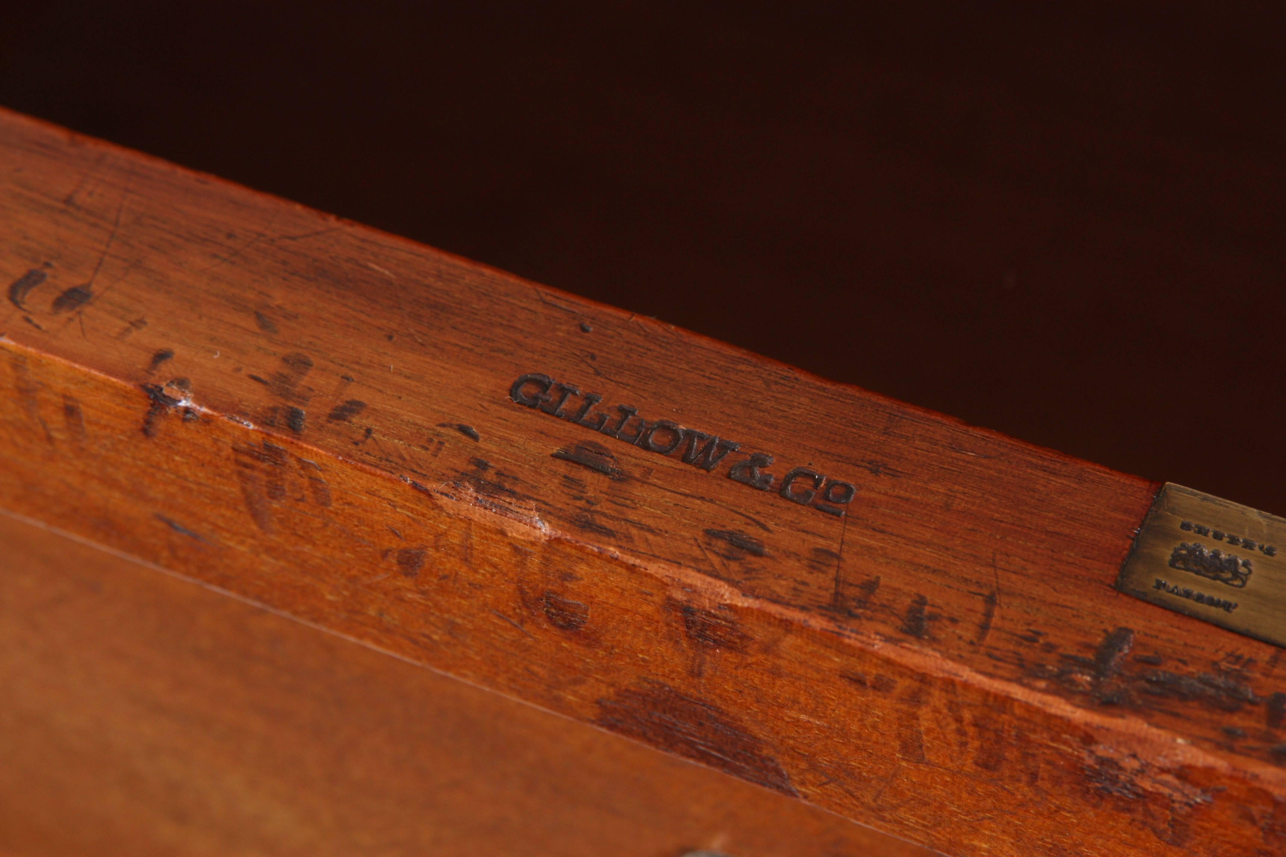 Inglese Bruce Talbert. Gillows & Co: una rara cassettiera in noce dell'Aesthetic Movement in vendita