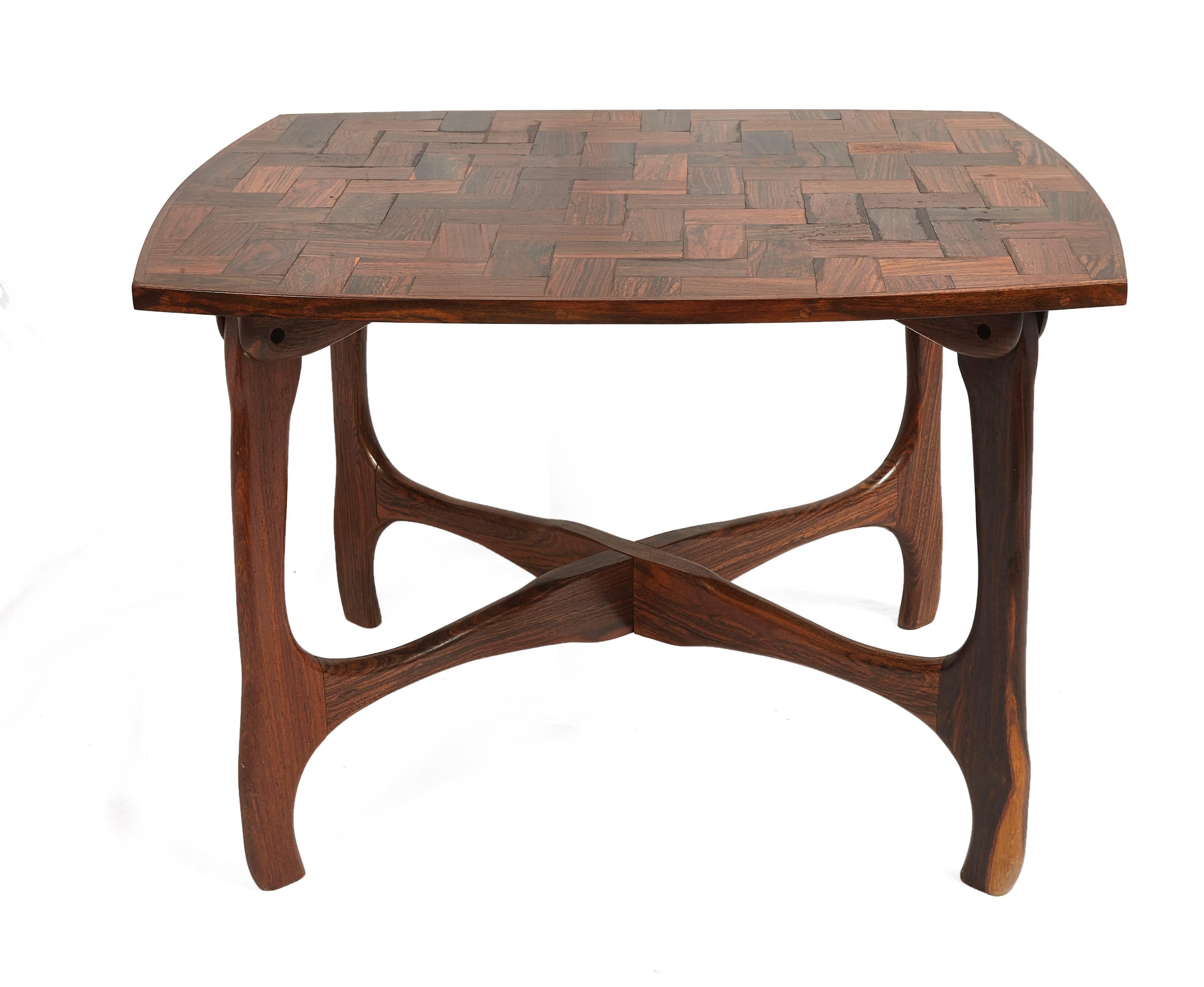 Don shoemaker side table with parquetry top, known as the Cuerno table.
This hard to find table is made of rosewood in the 1960s.