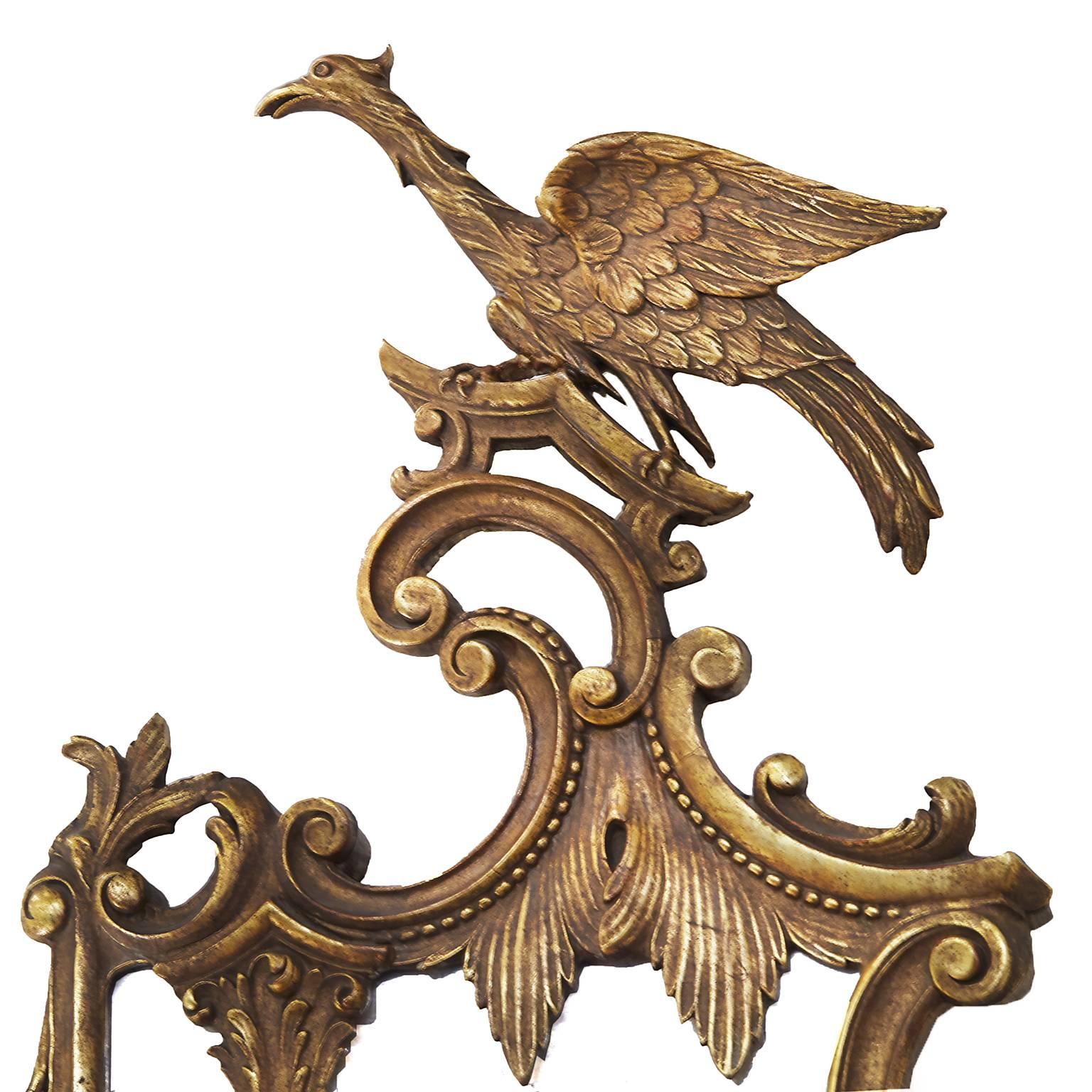 Pair of Opposing Giltwood Carved Eagle Mirrors In Good Condition For Sale In Tucson, AZ