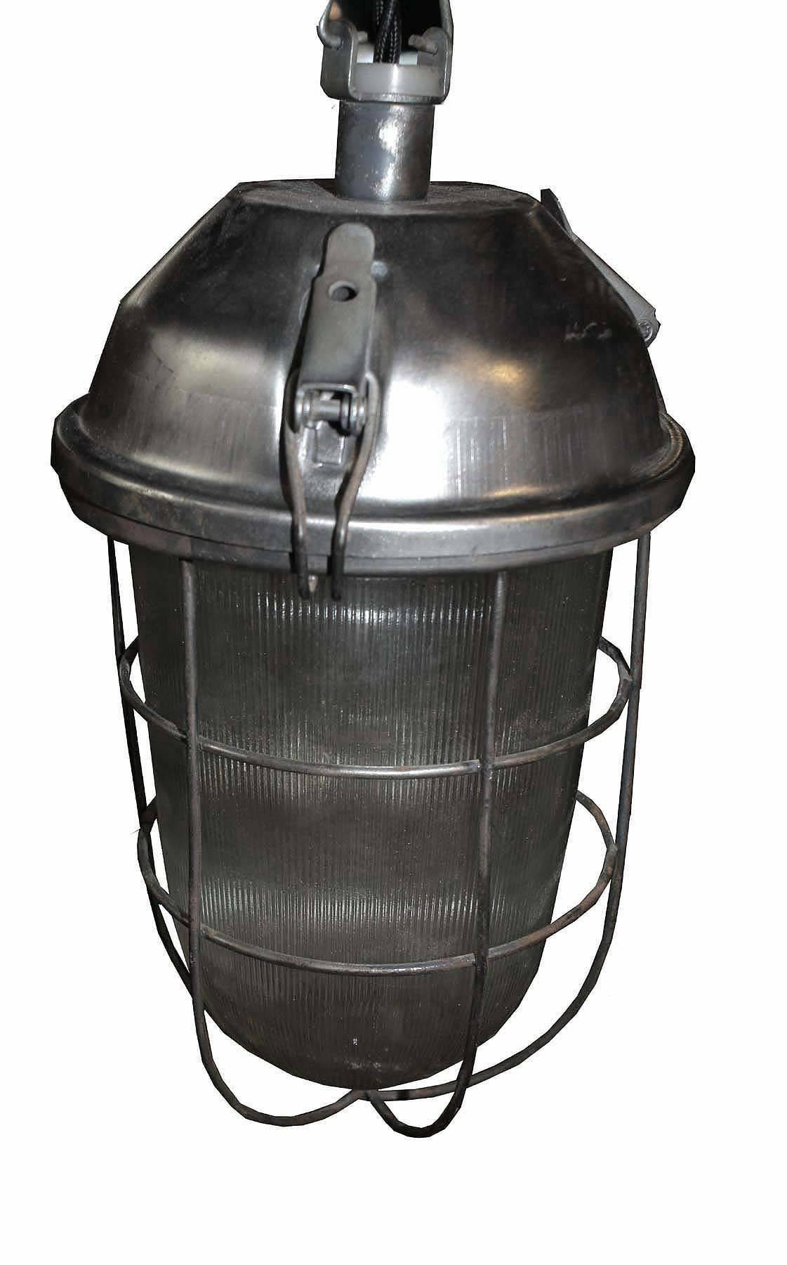 International Style Lampada a sospensione industriale in vendita