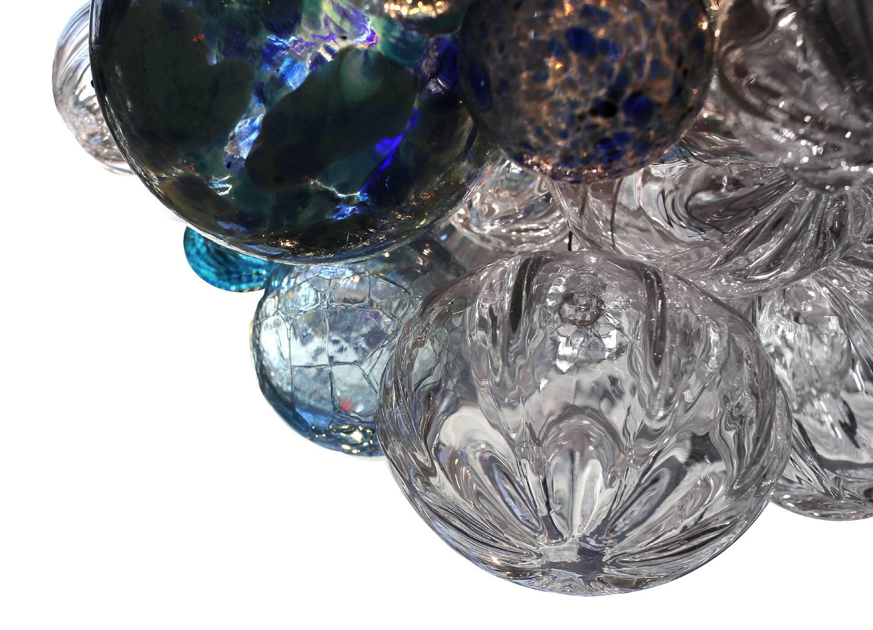 XXIe siècle et contemporain Petit lustre en verre à bulles personnalisé  en vente